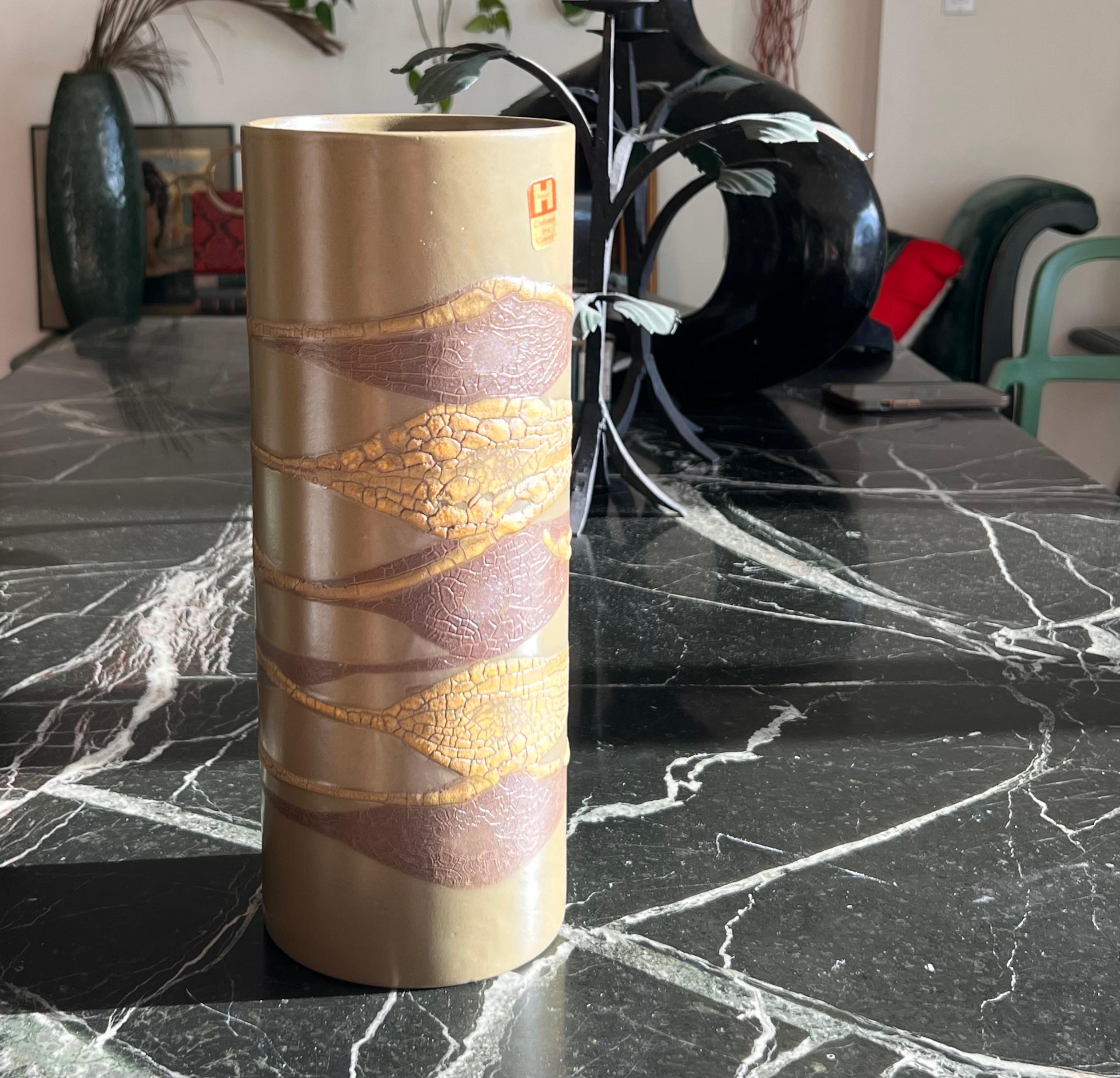 Céramique Vase en céramique Earthwrap à glaçure de lave, The Moderns Modernity, par Haeger, circa 1965 en vente