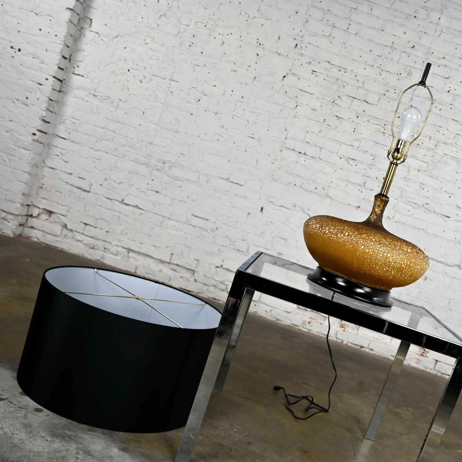 Mid-Century Modern Lava Glazed Large Scale Table Lamp New Faux Silk Drum Shade For Sale 10