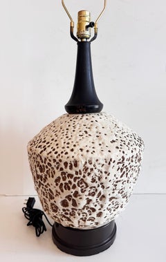 Mid-century Modern Lava-Textured Glaze Ceramic Table Lamp