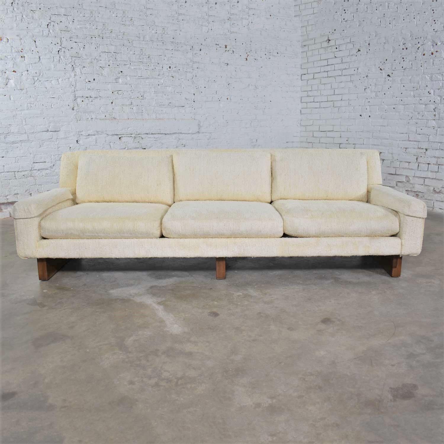 Mid-Century Modern Lawson Style White Sofa by Flair Division for Bernhardt 1