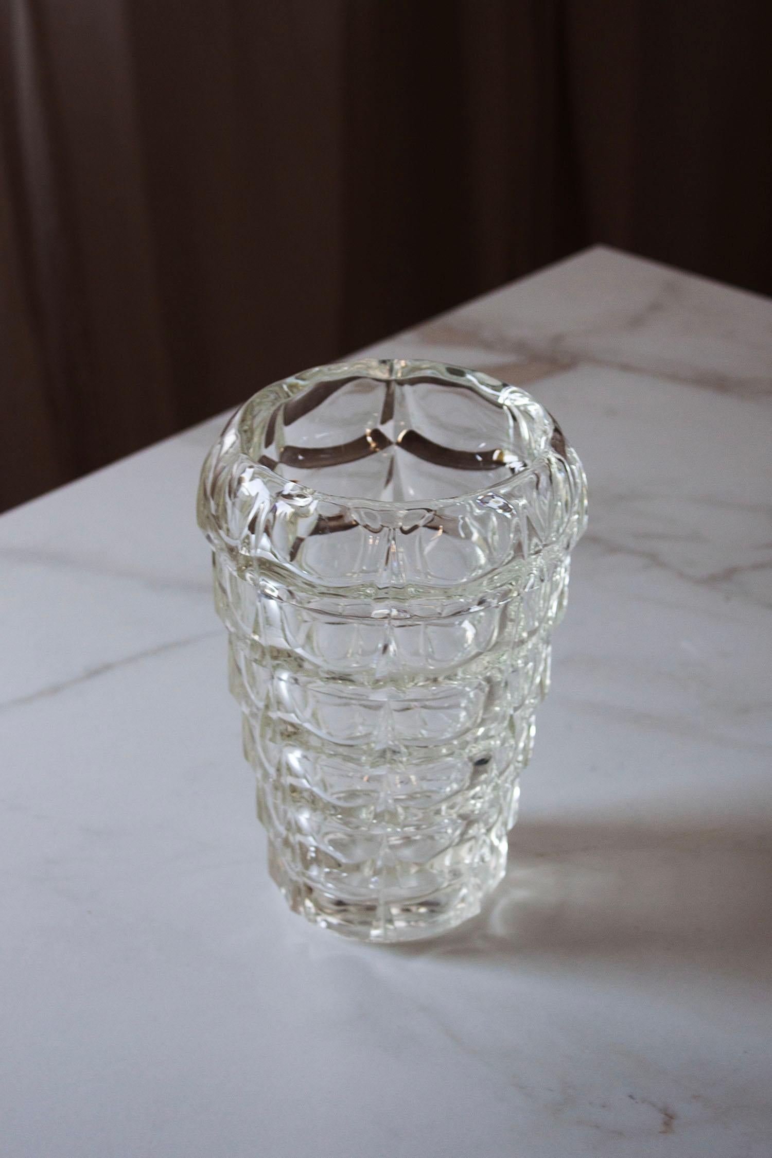 Moderno Vaso di Murano in vetro trasparente stratificato in stile metà secolo moderno in vendita
