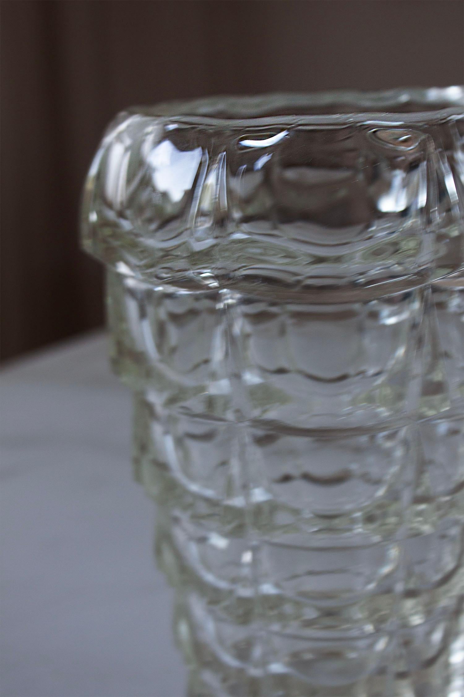 Vaso di Murano in vetro trasparente stratificato in stile metà secolo moderno In condizioni buone in vendita a Rümmingen, BW