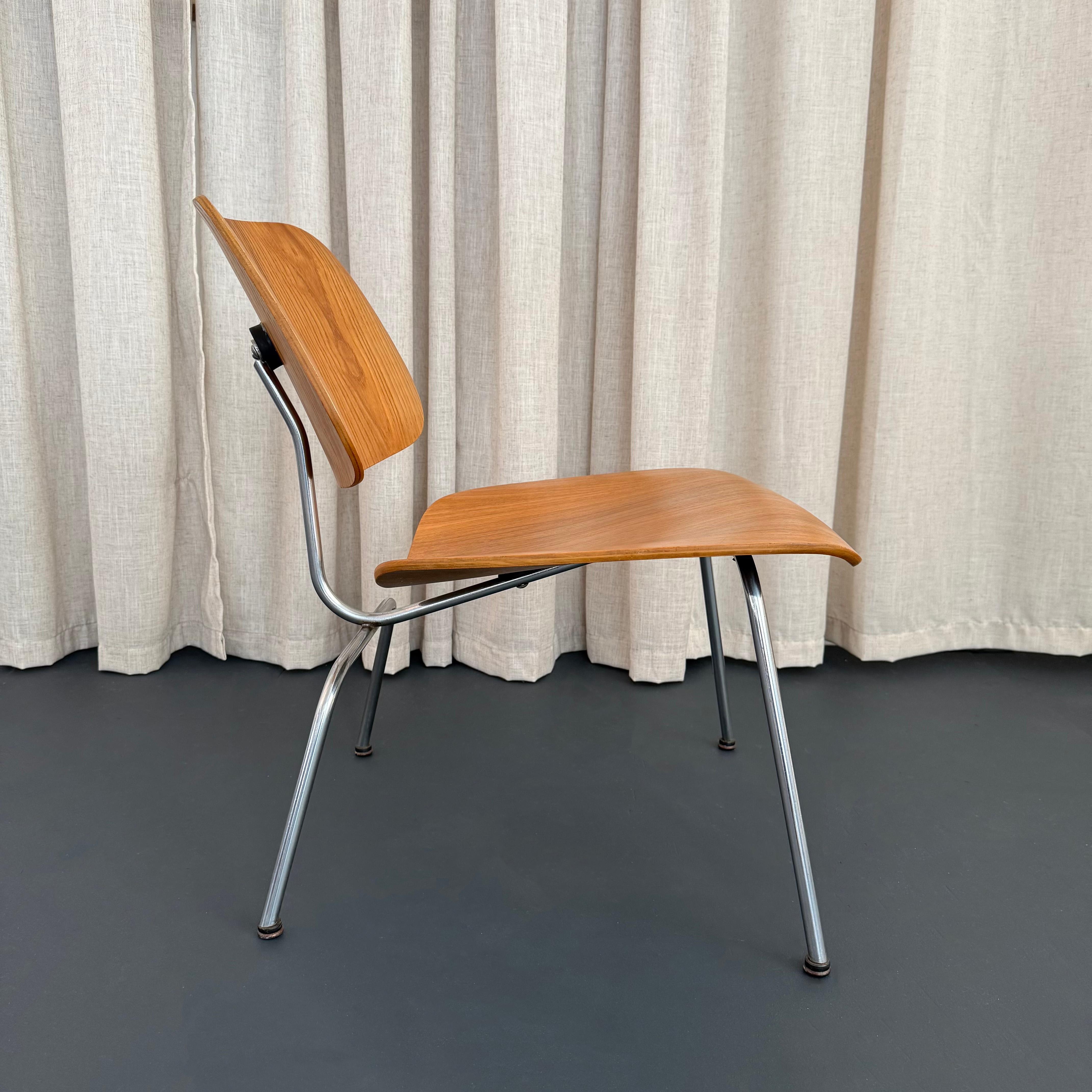 Silla moderna de mediados de siglo LCM de Charles and Ray Eames, Herman Miller en Bueno estado para la venta en Brooklyn, NY