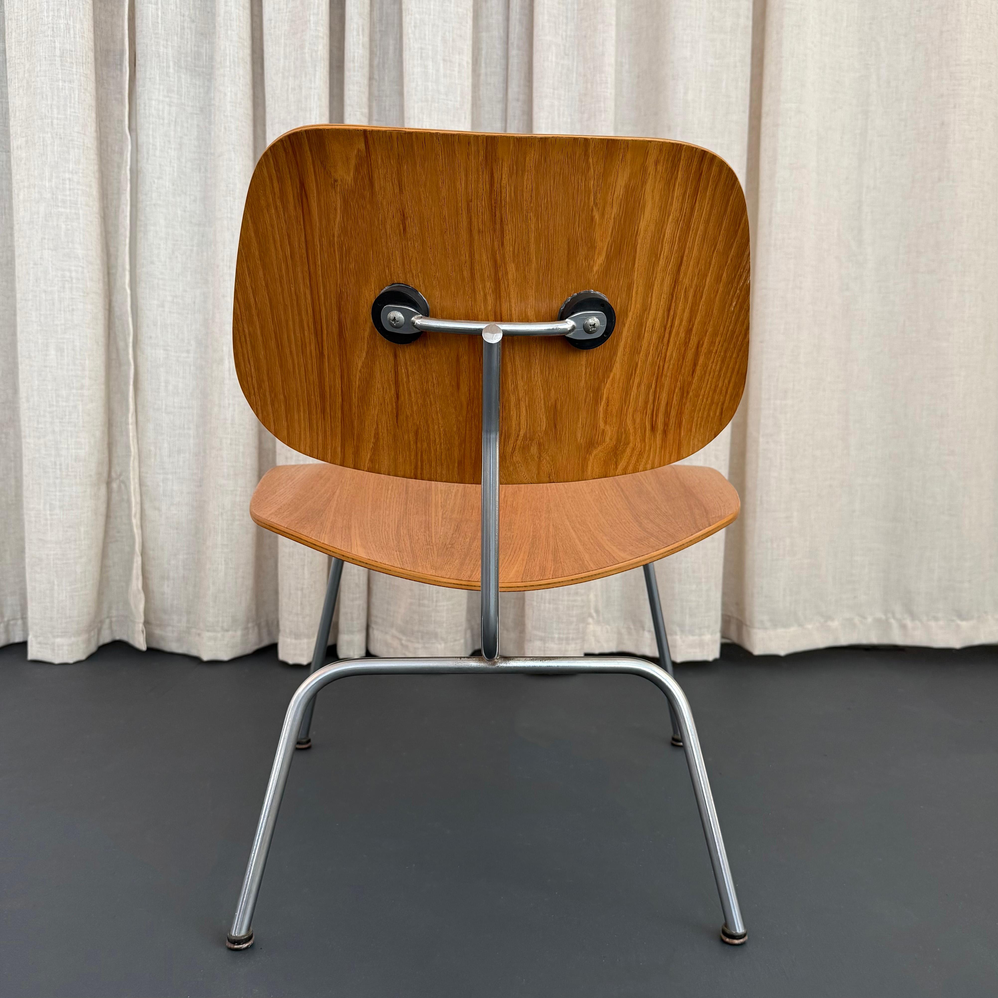 Silla moderna de mediados de siglo LCM de Charles and Ray Eames, Herman Miller siglo XX en venta