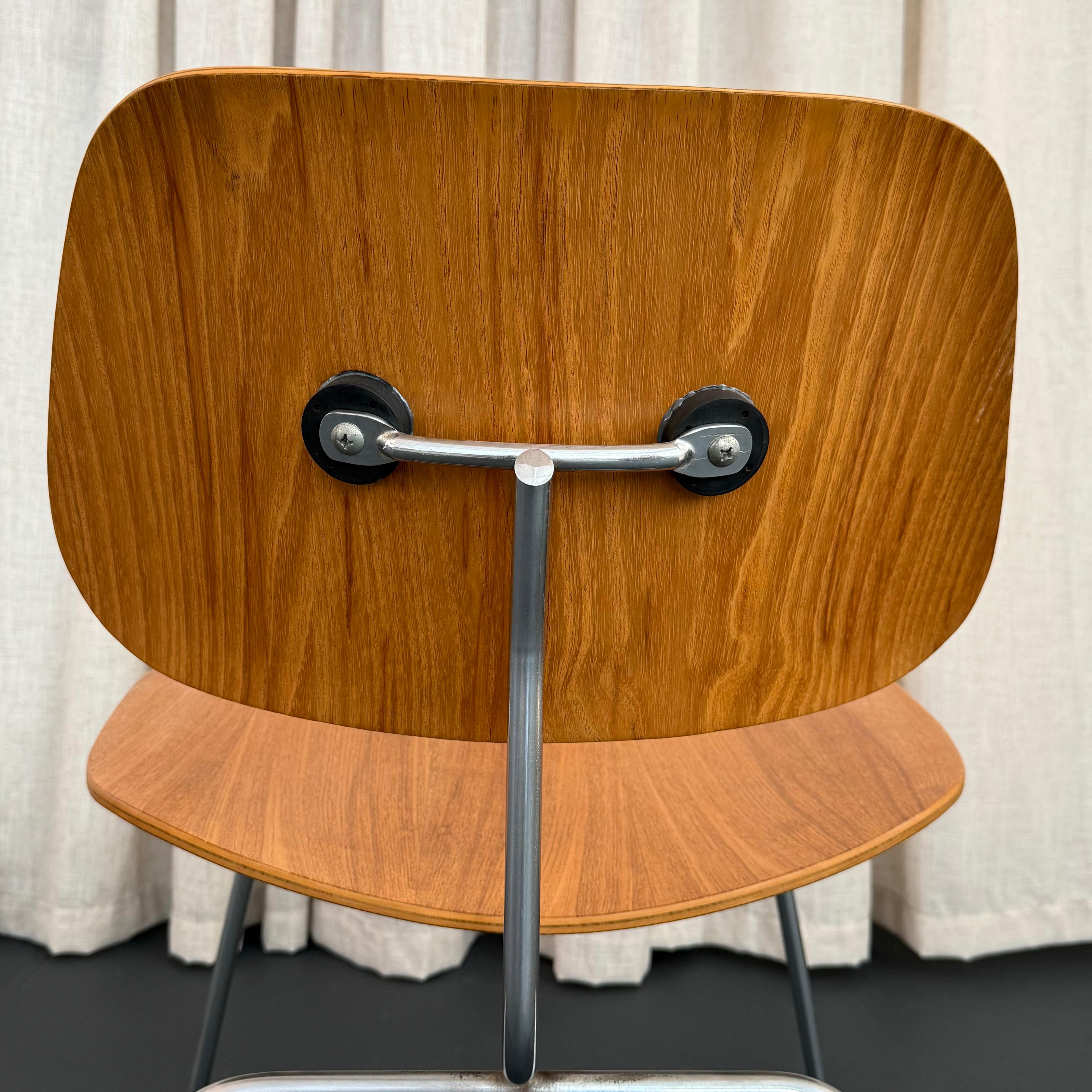 Silla moderna de mediados de siglo LCM de Charles and Ray Eames, Herman Miller Acero en venta