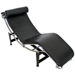 Vintage Mid-Century Modern Le Corbusier LC4 Leather Chrome Lounge Chair Chaise, Italy