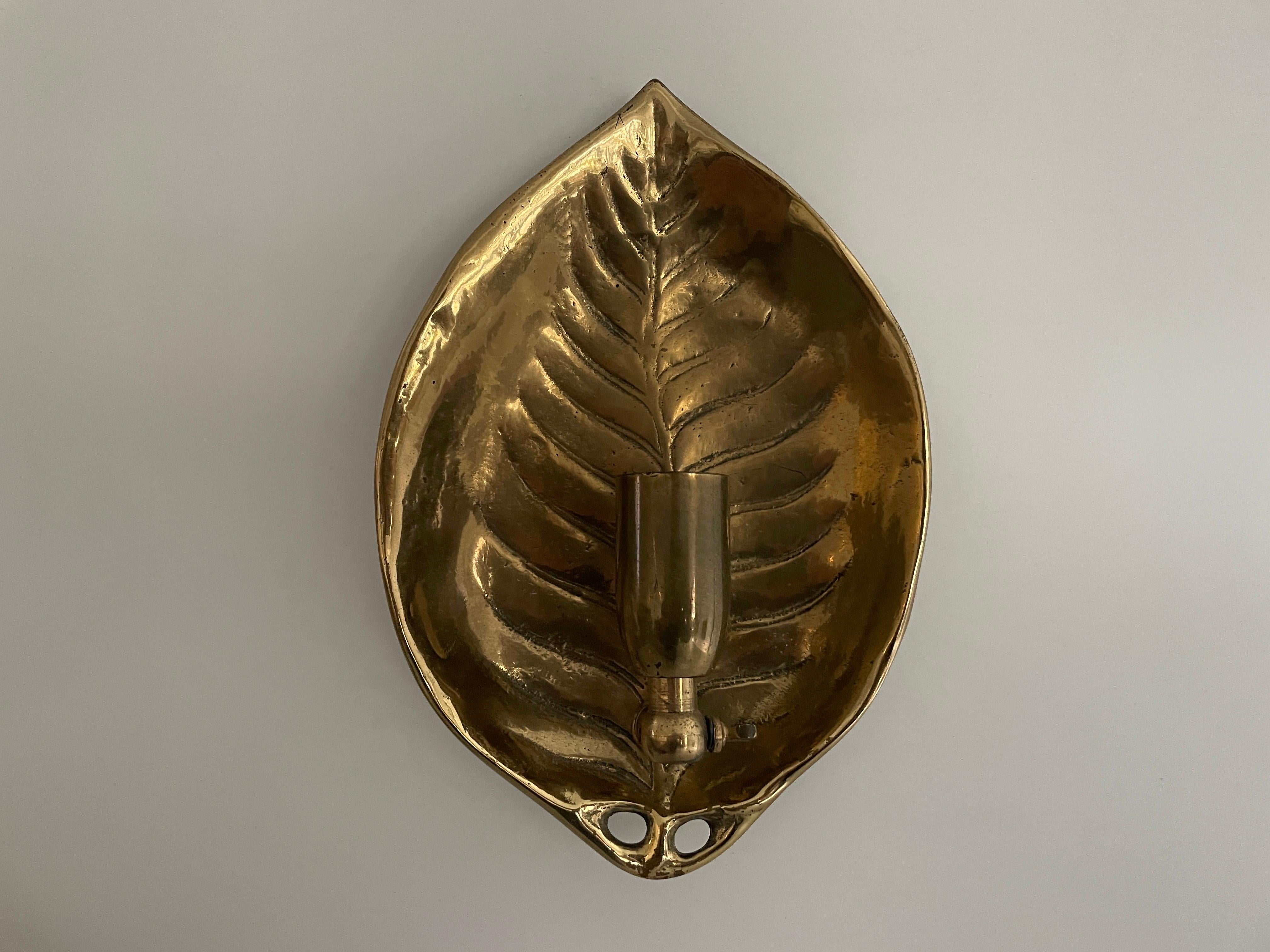 Mid-century Modern Leaf Design Heavy Brass Set of 3 Sconces, 1960s, Germany For Sale 1