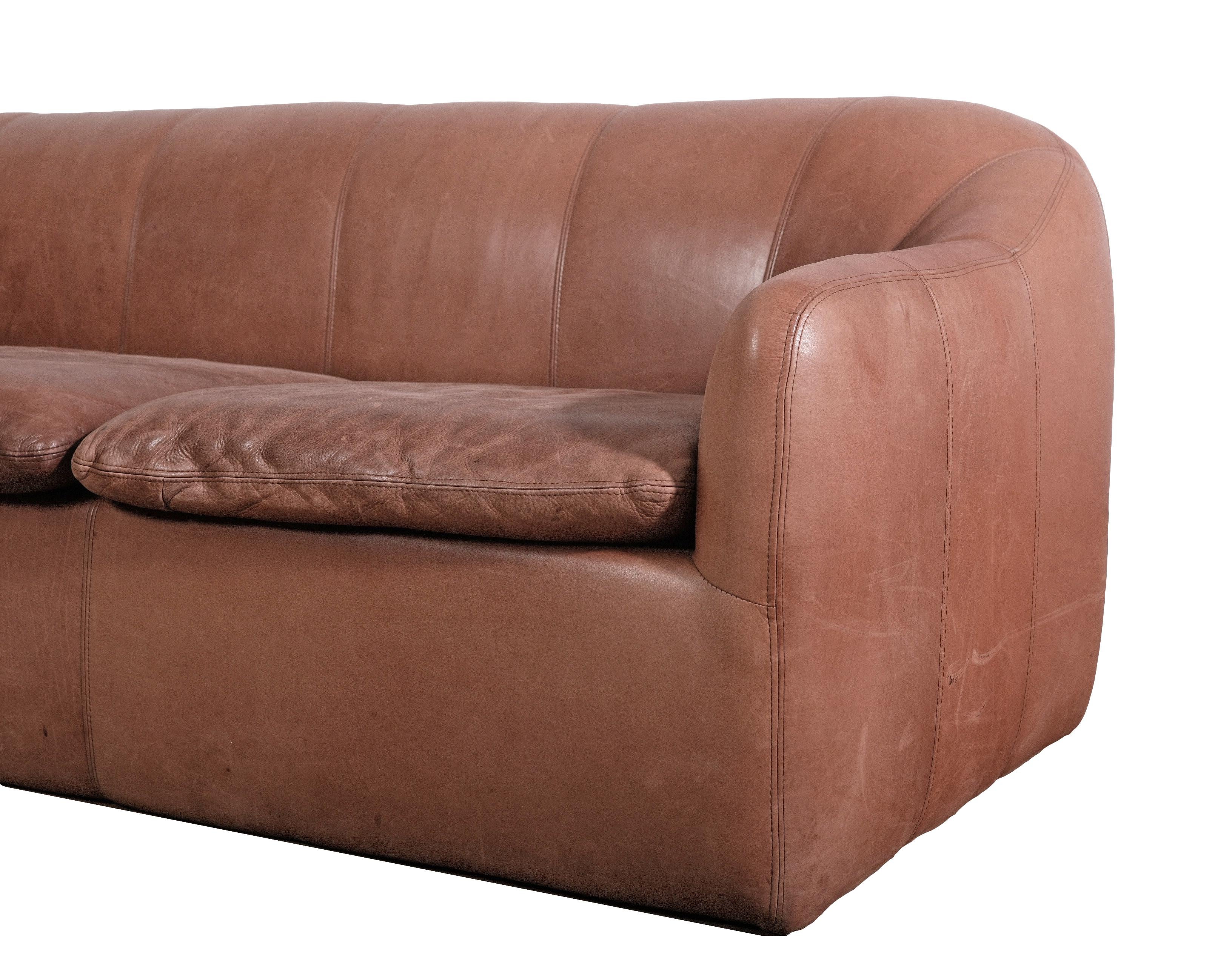 Mid-Century moderno Divano a 3 posti in pelle moderno di metà secolo in vendita