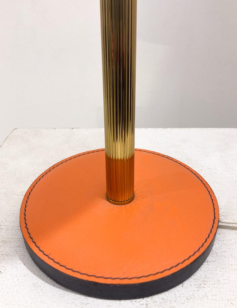 Lampe de table en cuir et laiton de style moderne du milieu du siècle en vente 2