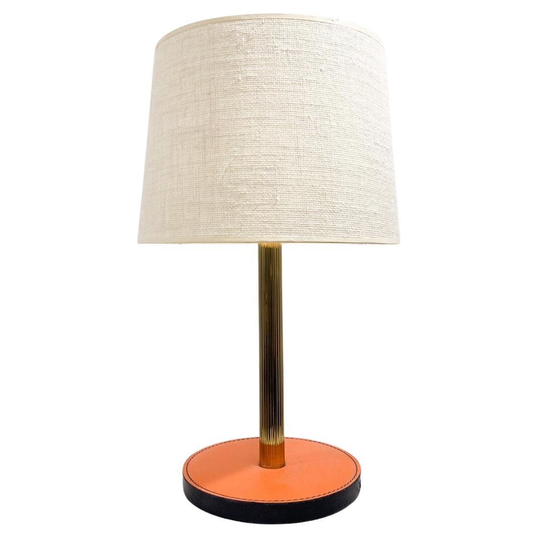 Lampe de table en cuir et laiton de style moderne du milieu du siècle