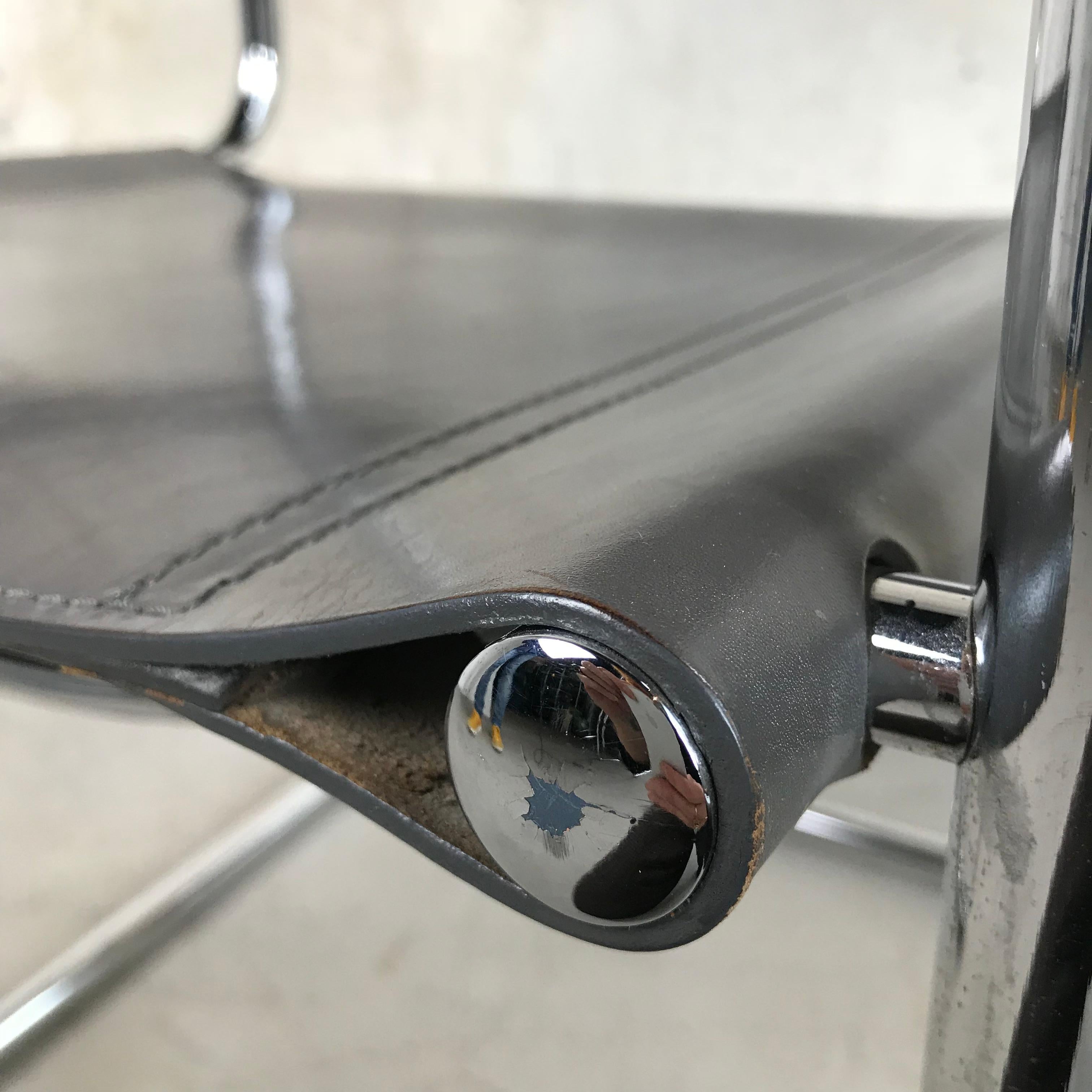 Mid-Century Modern Leather and Chrome Cantilever Chairs by Mart Stam for Fasem For Sale 5