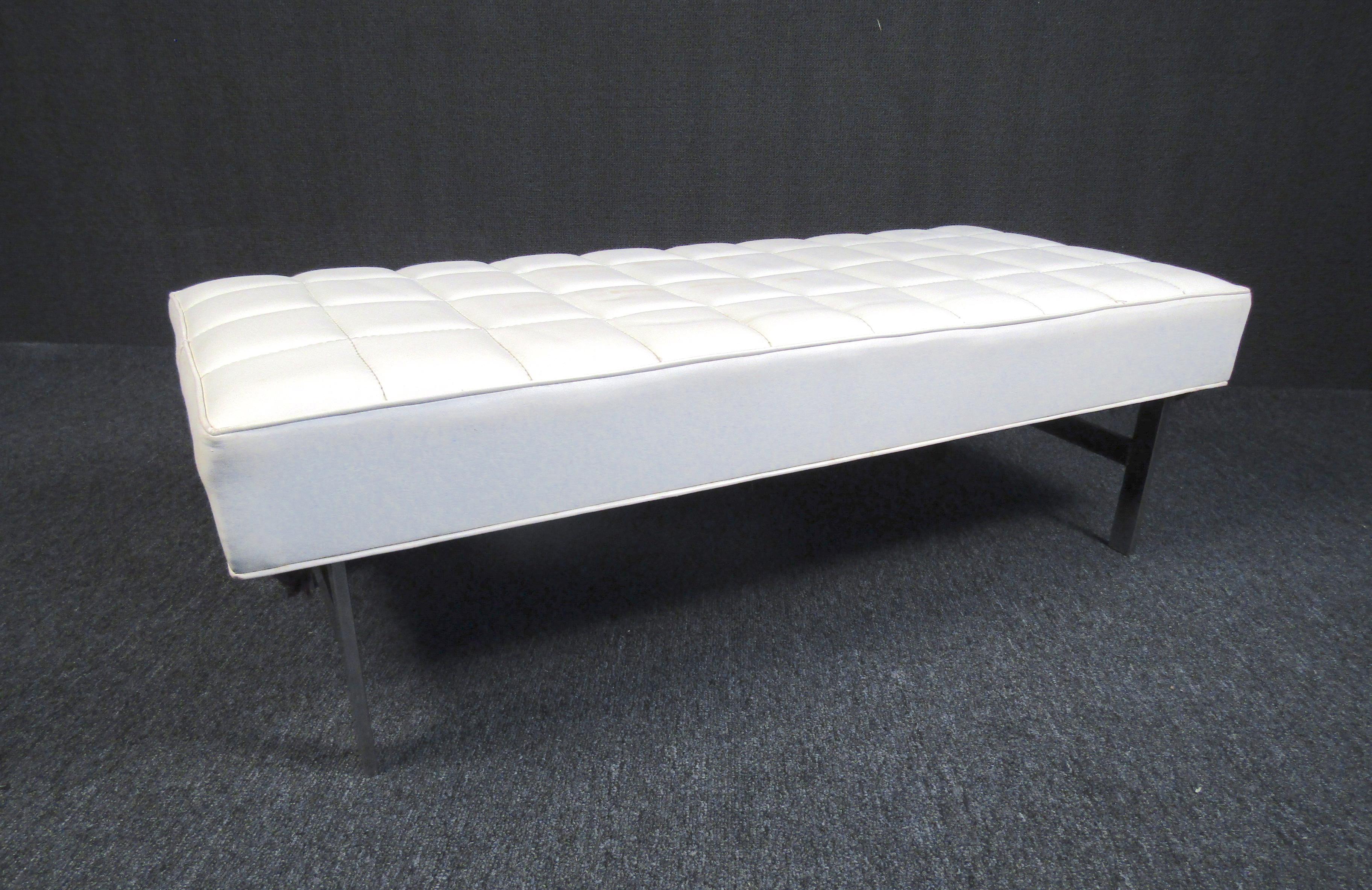 Mid-Century Modern Leather and Chrome Entry Bench In Good Condition For Sale In Brooklyn, NY