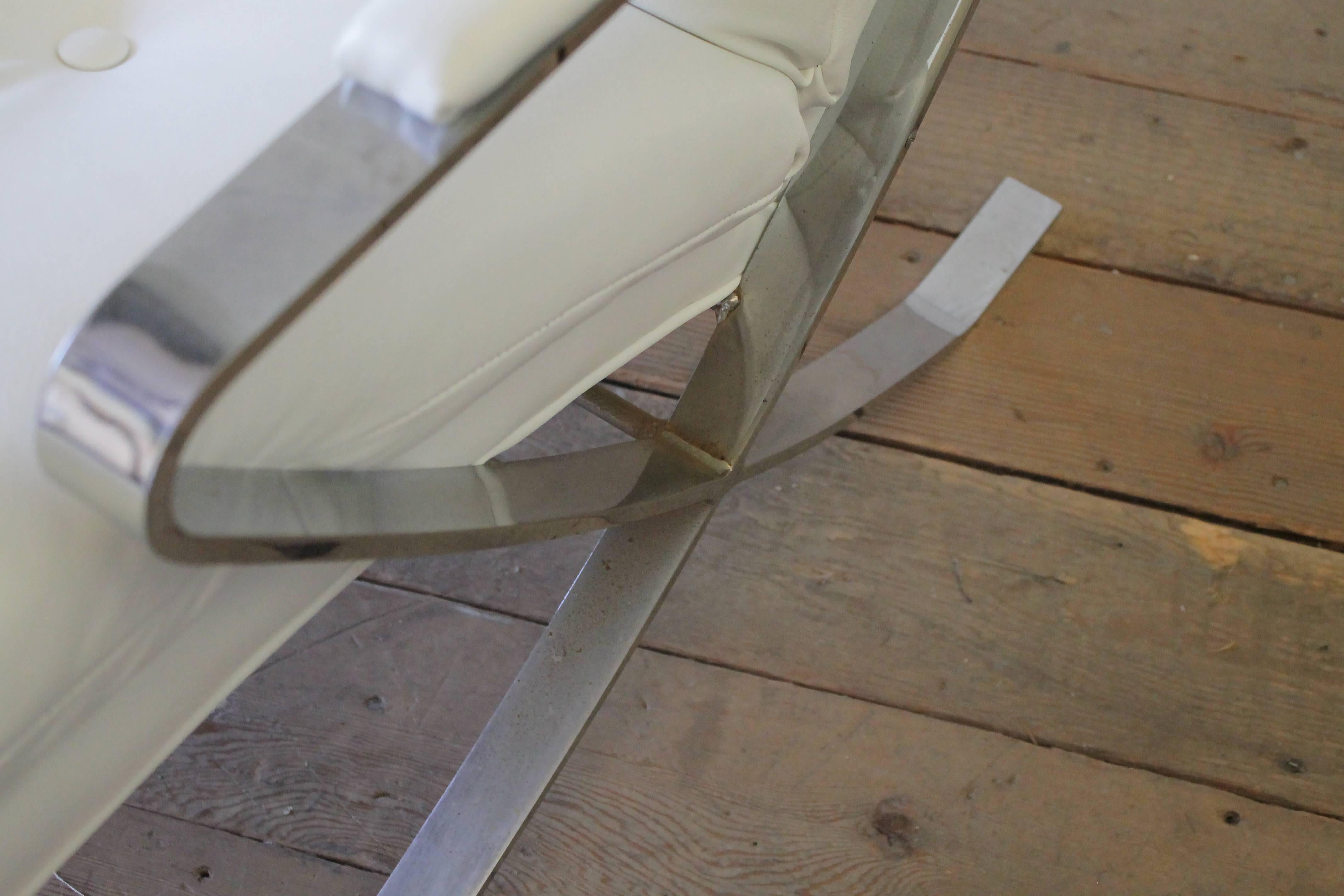 Mid-Century Modern Leather and Chrome Lounge Chair 3