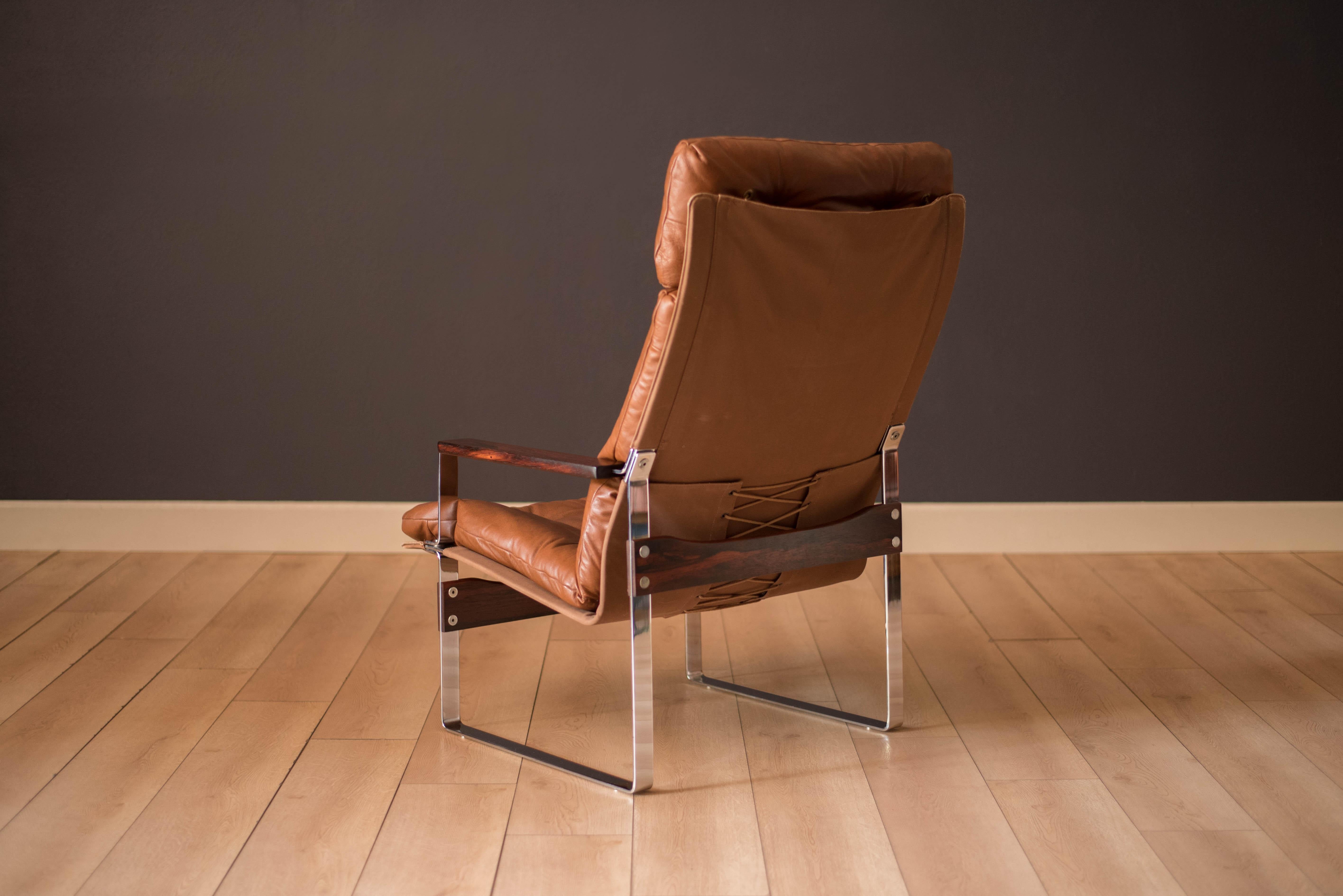 Mid-Century Modern Leather and Rosewood Lounge Chair by Richard Young 5