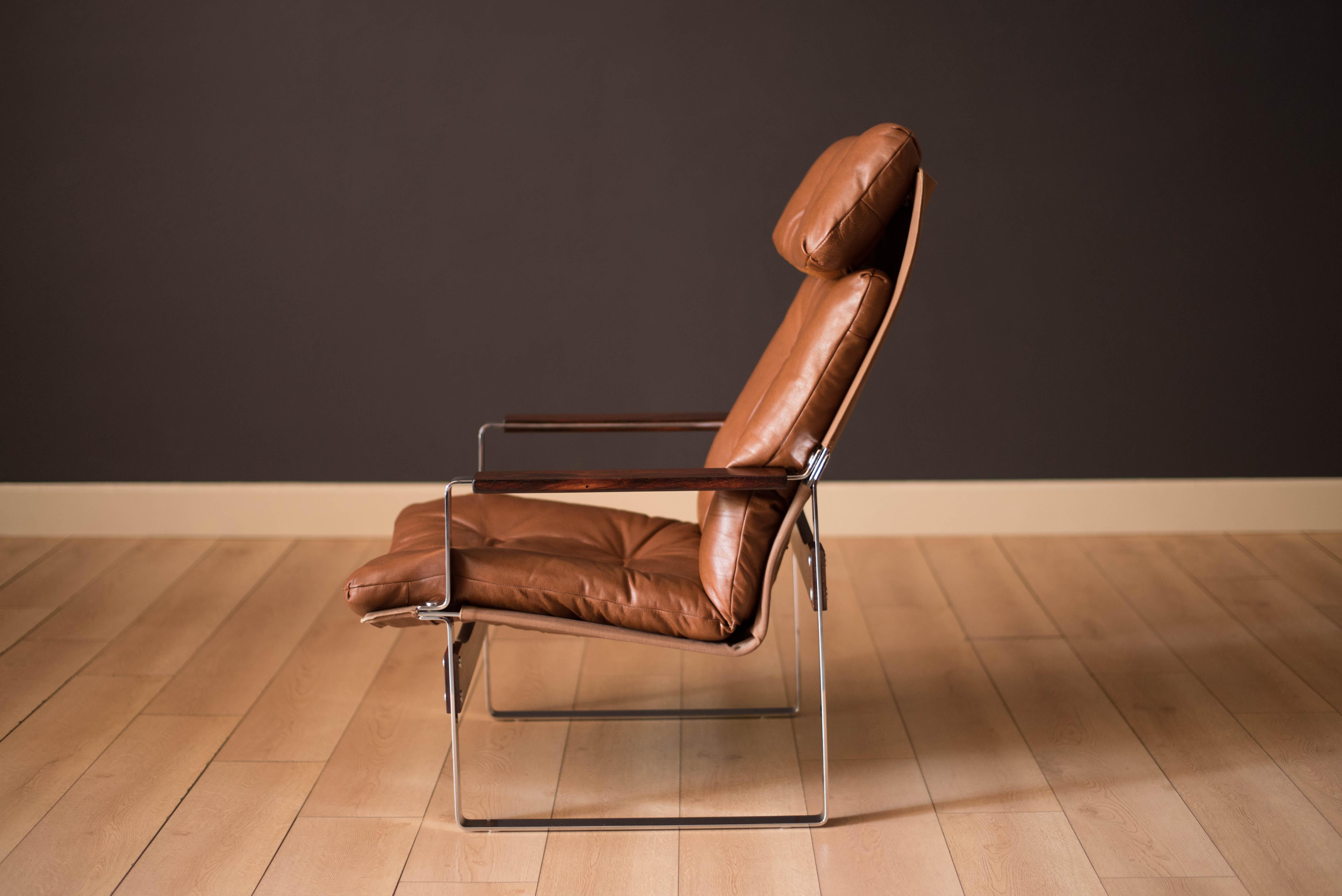 Mid-Century Modern Leather and Rosewood Lounge Chair by Richard Young In Good Condition In San Jose, CA
