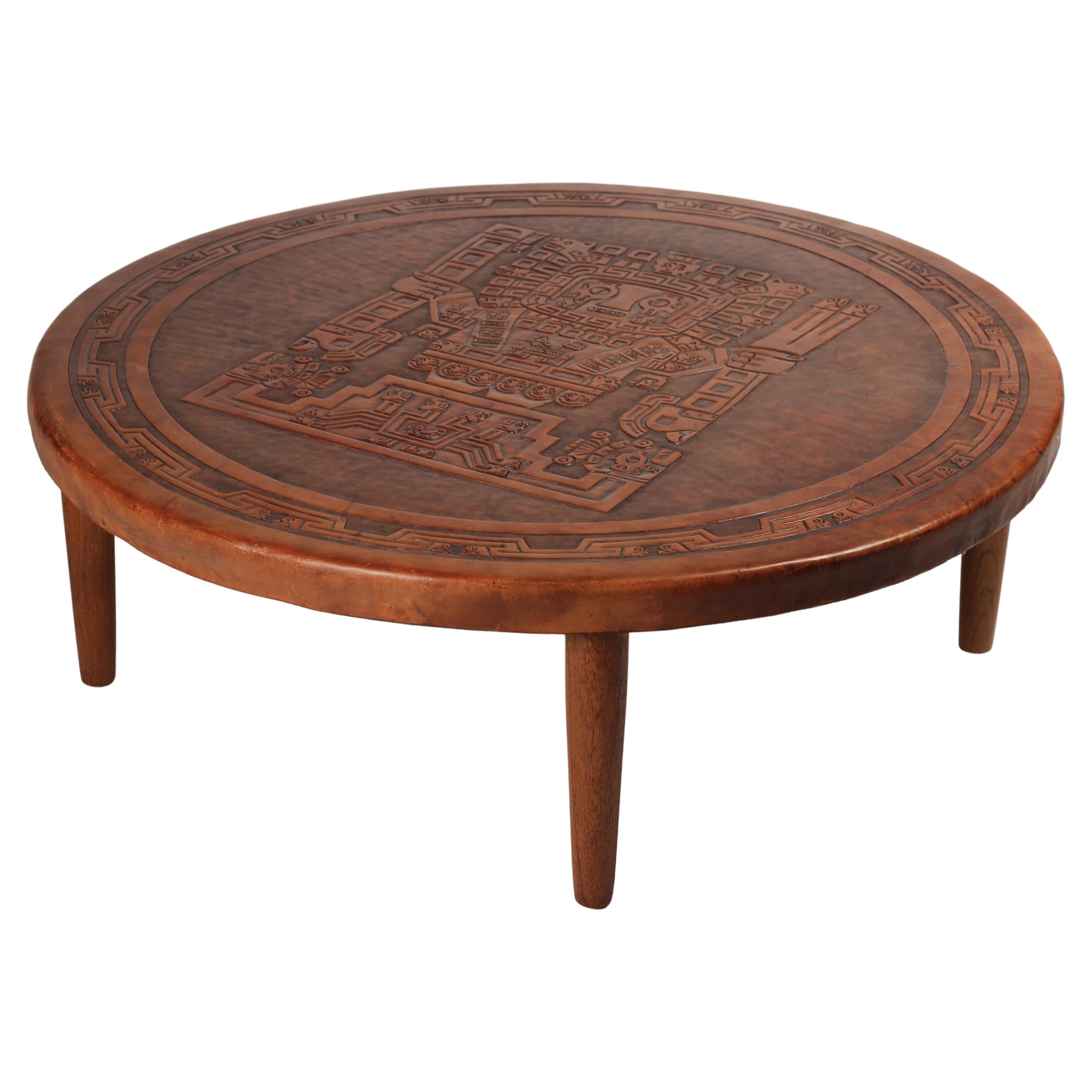 Table basse circulaire moderne du milieu du siècle dernier en cuir et bois par Angel I. Pazmino
