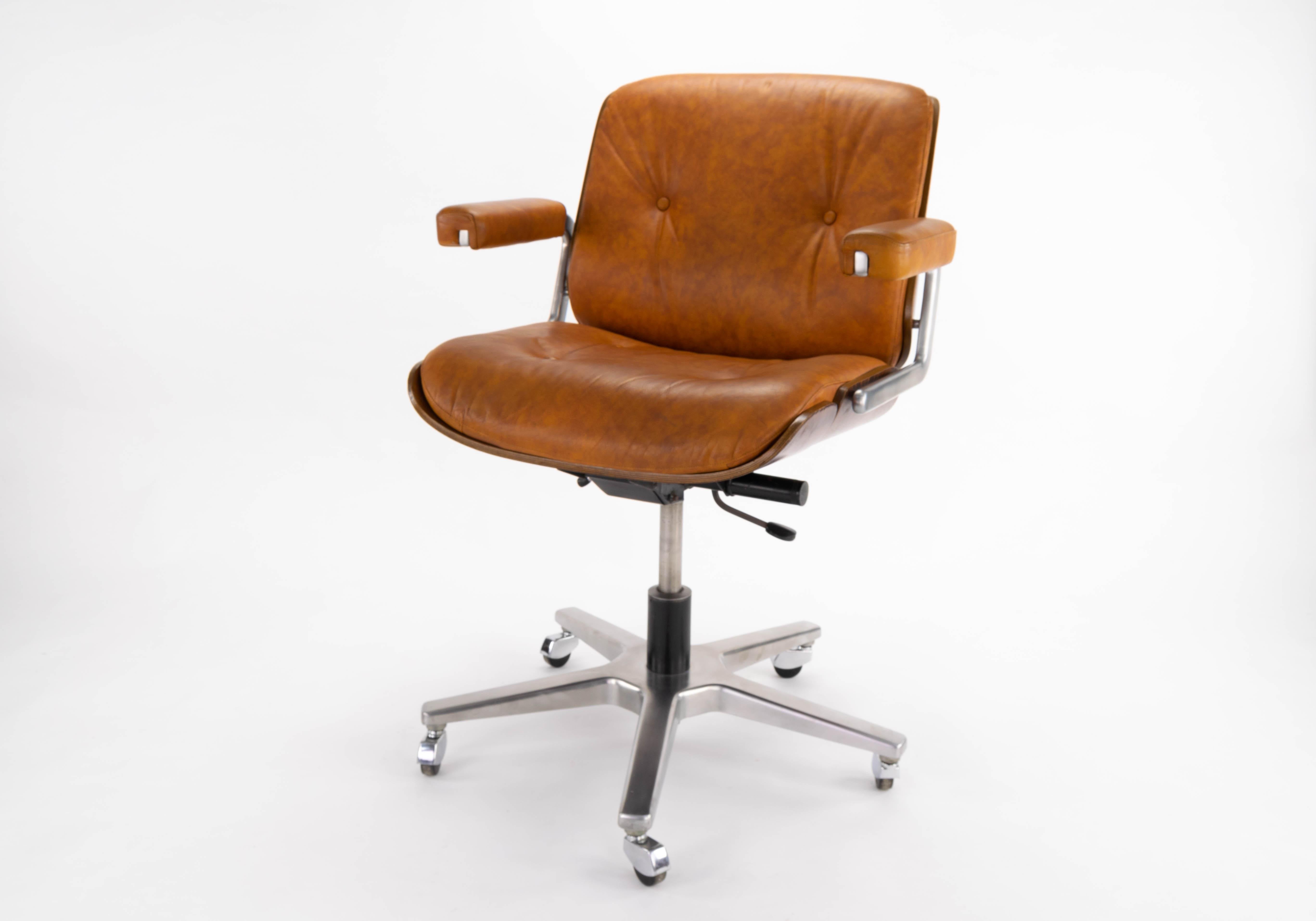 Mid-Century Modern Leather Armchair by Martin Stoll for Giroflex, Switzerland 2
