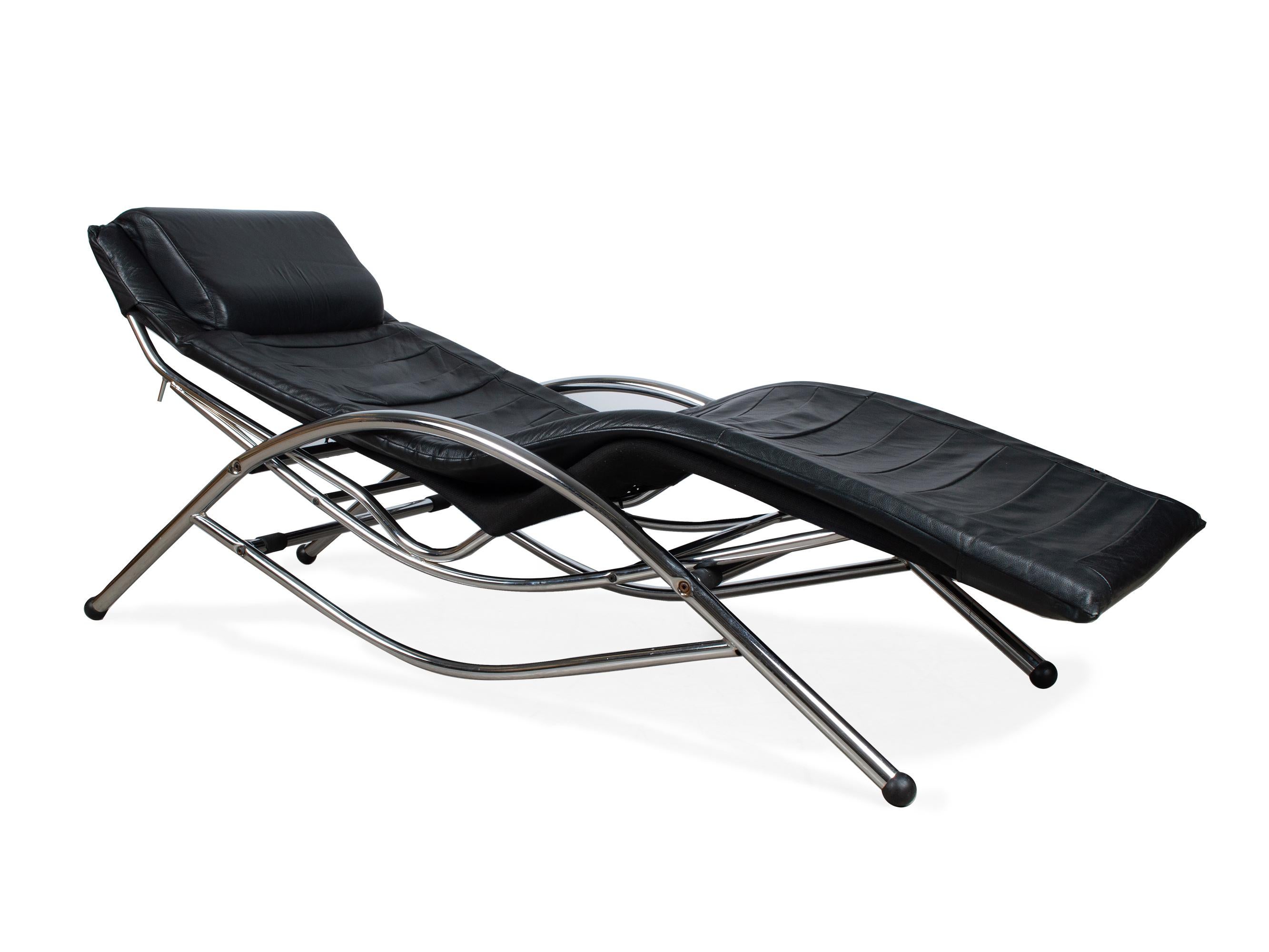 Mid-Century Modern Leather and Chrome Chaise Longue Daybed, Belgium, circa 1980 In Good Condition For Sale In London, GB