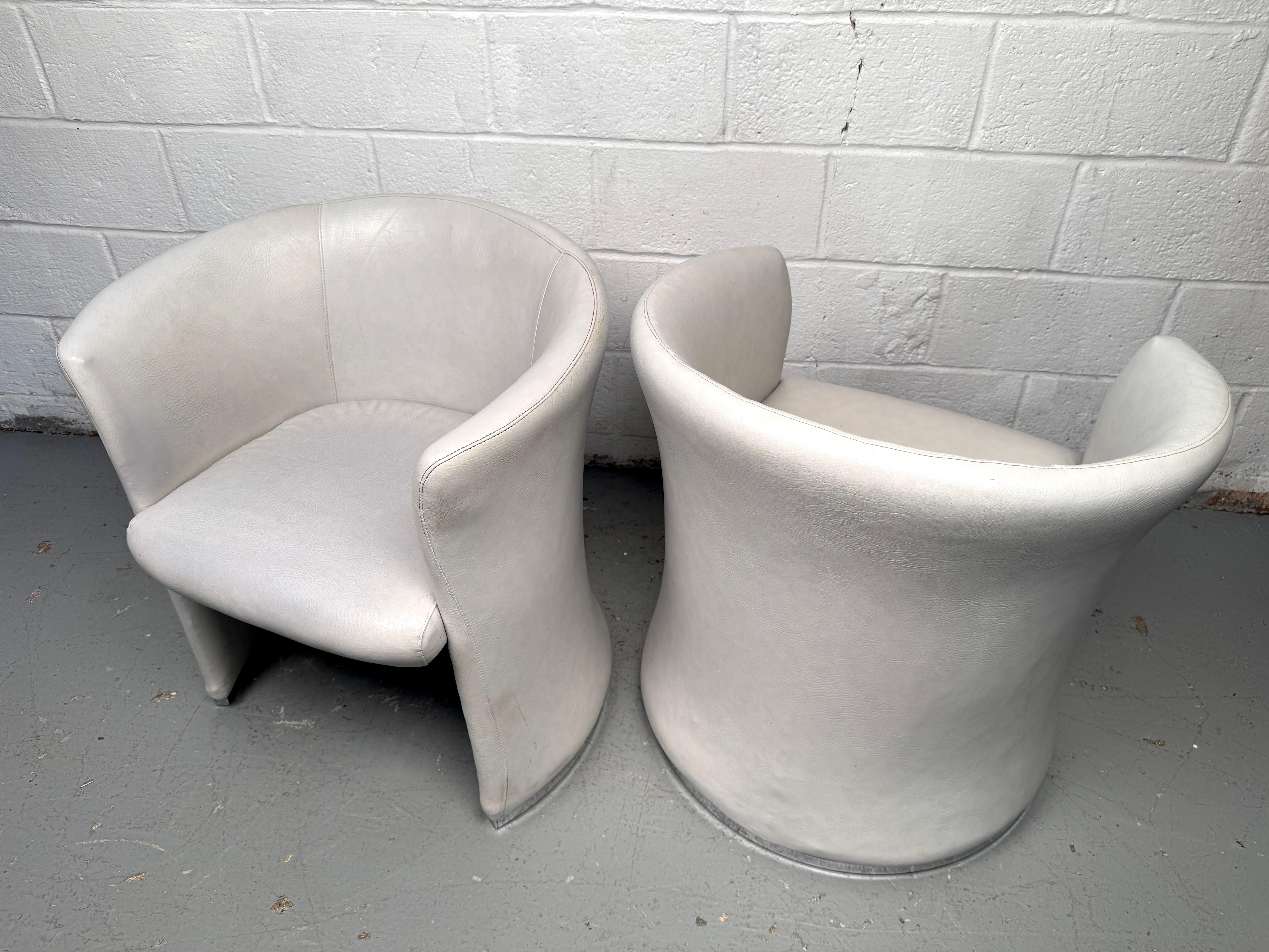 Mid-Century Modern Leather Club Chairs For Sale 6