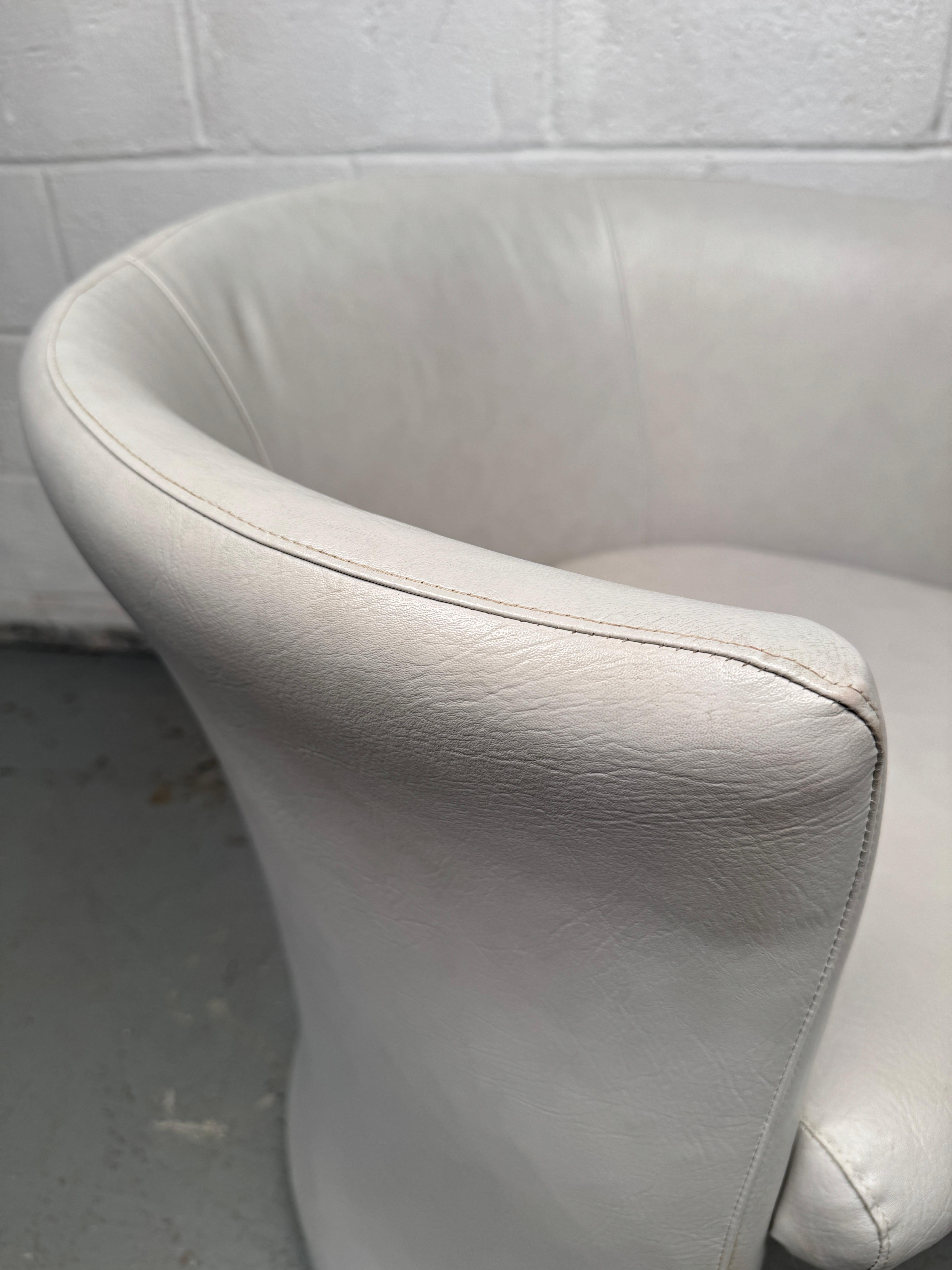 Mid-Century Modern Leather Club Chairs For Sale 10