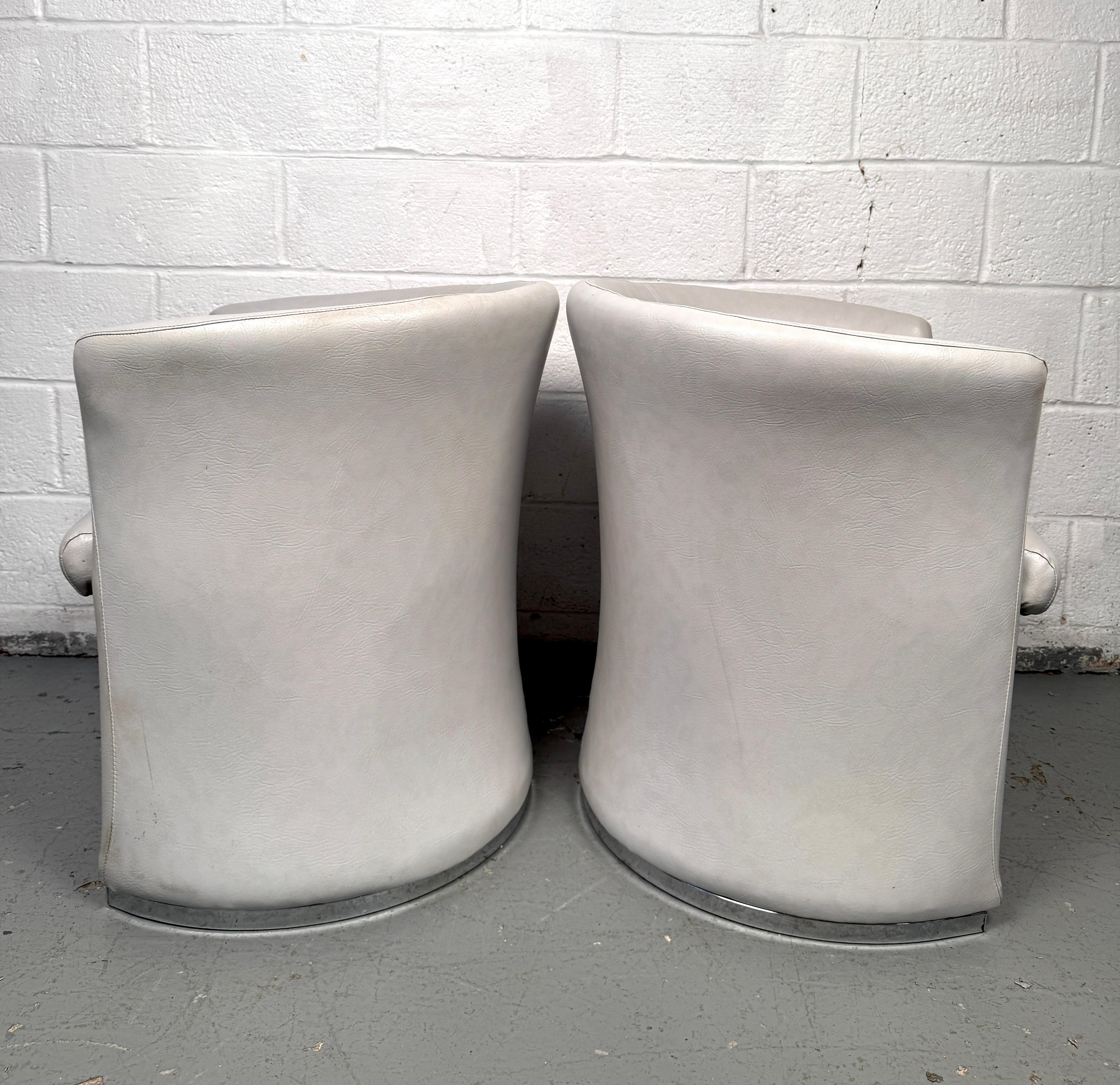 Mid-Century Modern Leather Club Chairs For Sale 1