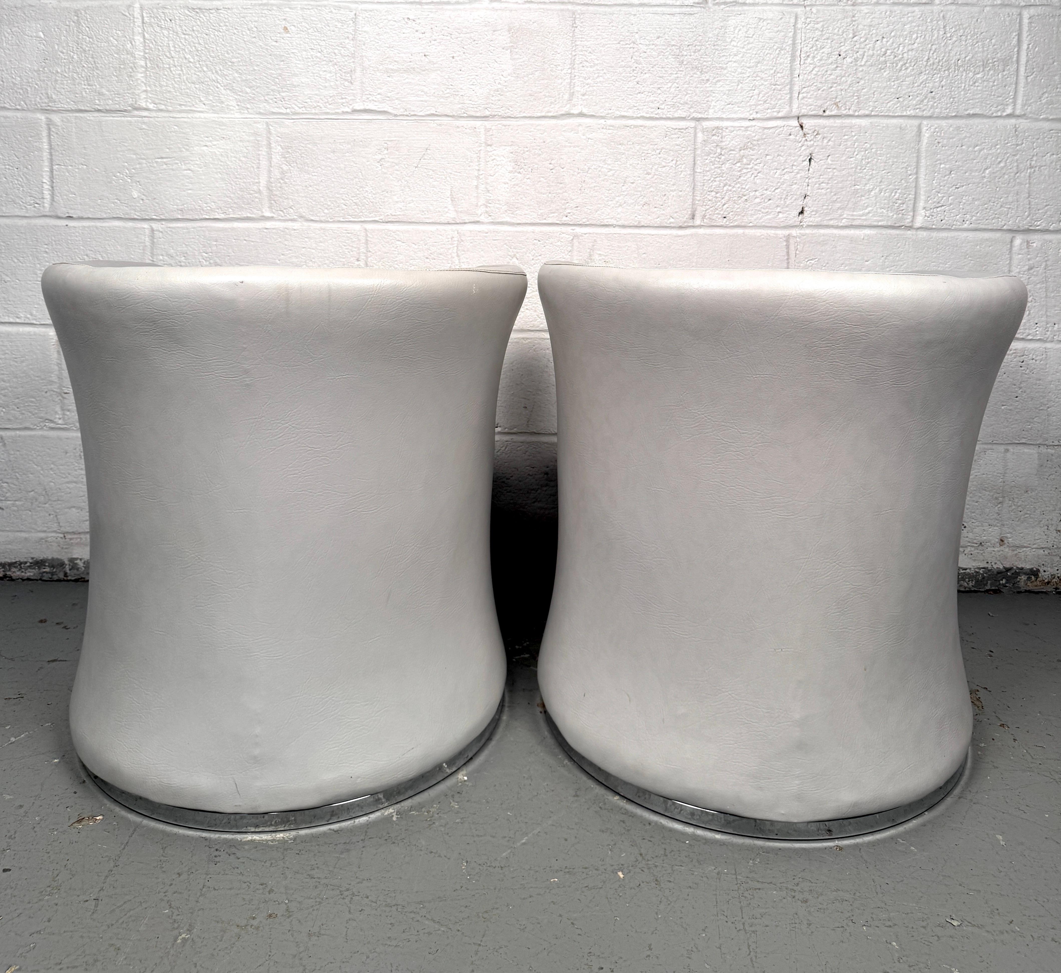 Mid-Century Modern Leather Club Chairs For Sale 3