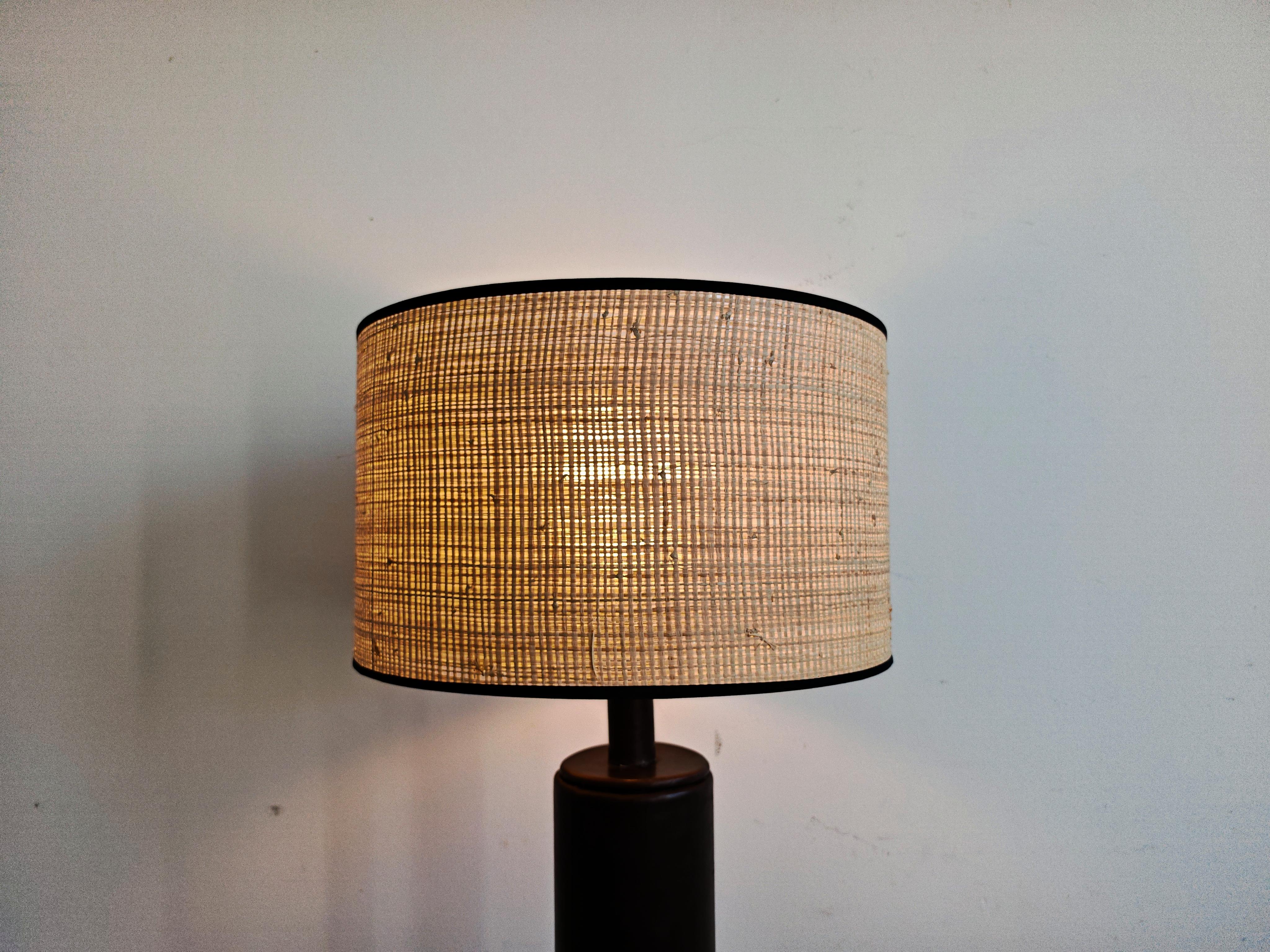 Mid-Century moderno Lampada da terra in pelle di Nicetin, Jugoslavia, anni '80, metà del secolo scorso in vendita