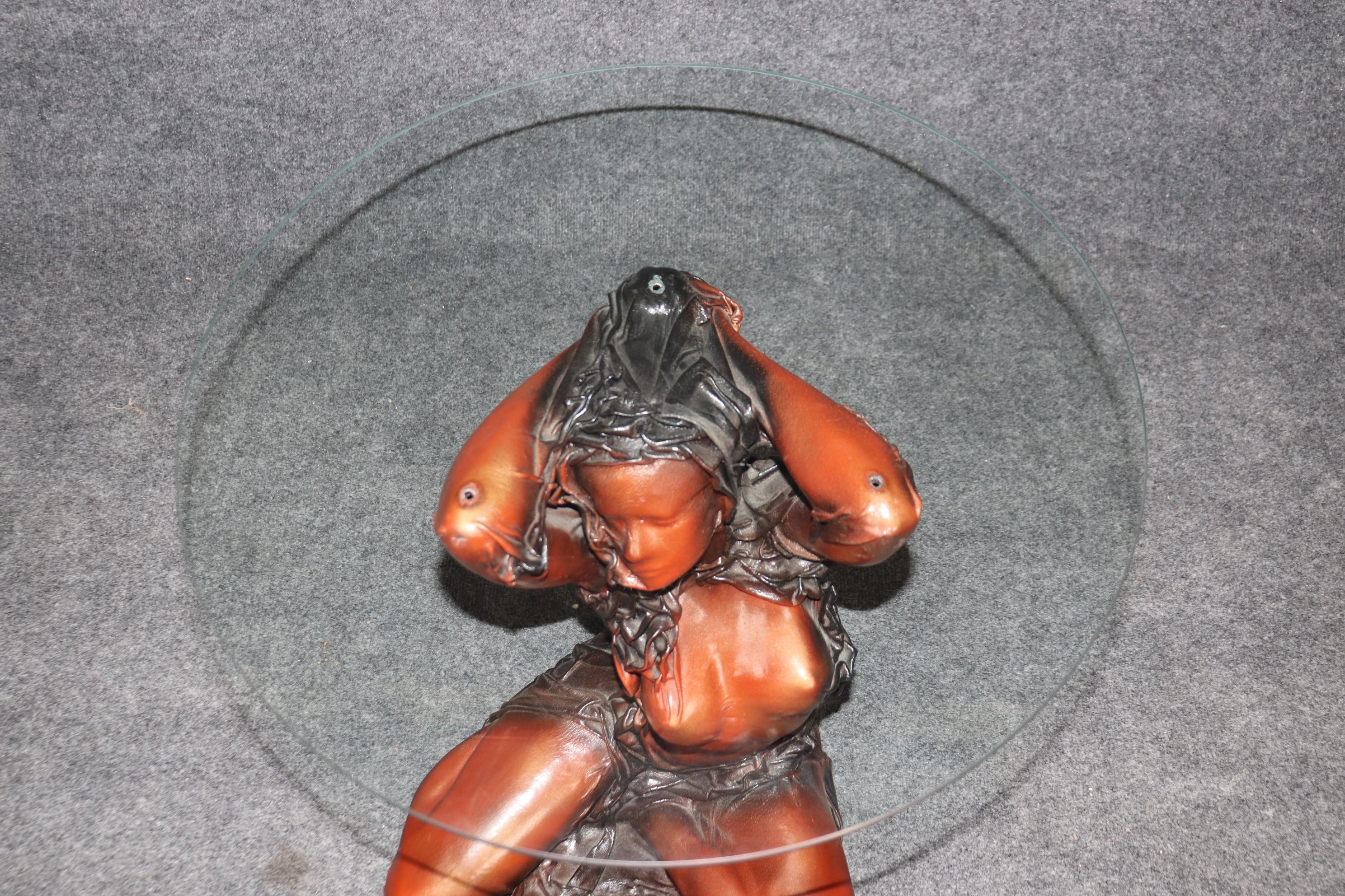 Cuir Table d'appoint moderne du milieu du siècle dernier en cuir et verre attribuée à Daphne Du Barry en vente