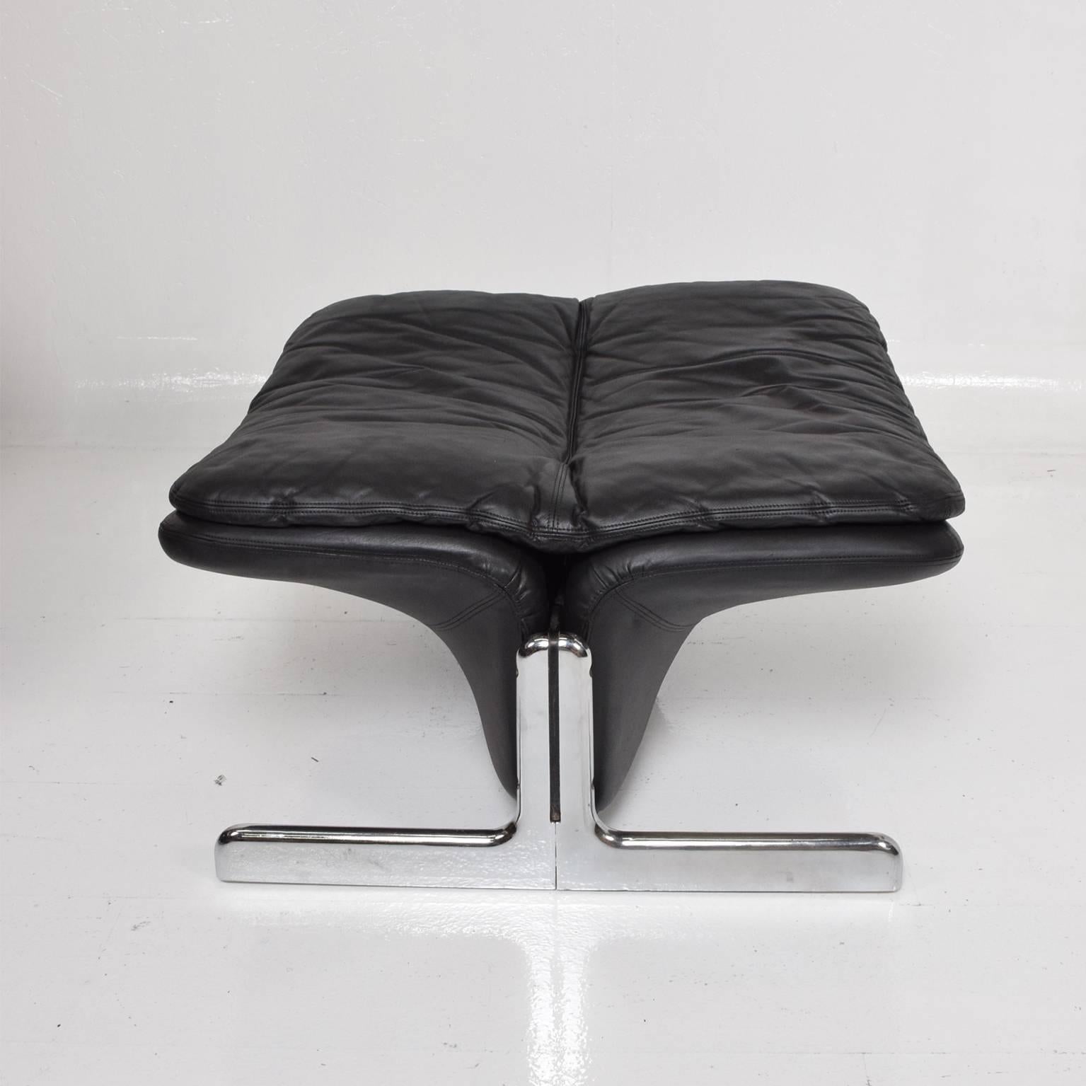 1970s Sleek Leather Lounge Chair & Ottoman Tittina Ammannati & Vitelli - ITALY 4