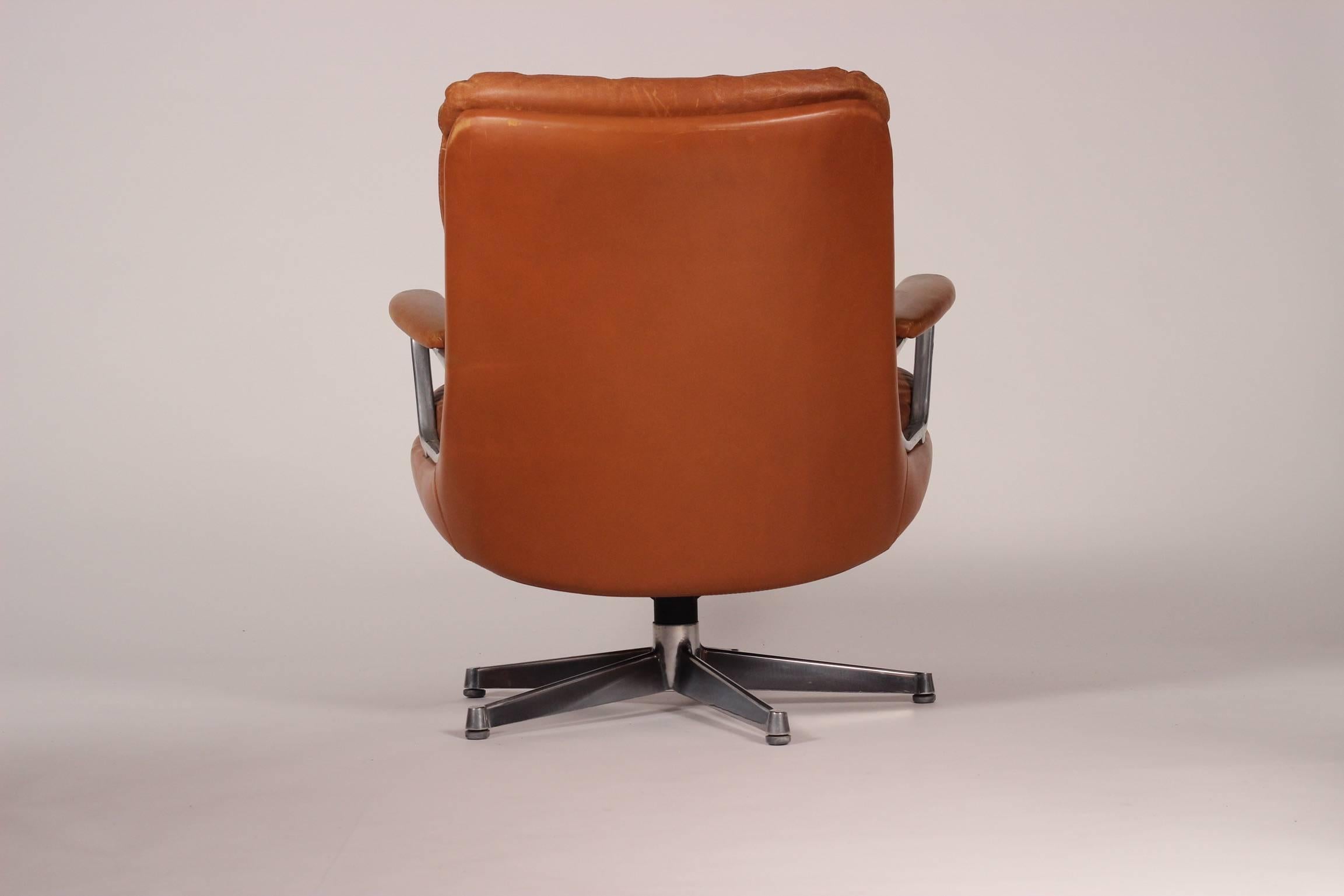 Mid-Century Modern Swivel Lounge Chair Designed by André Vandenbeuck 2