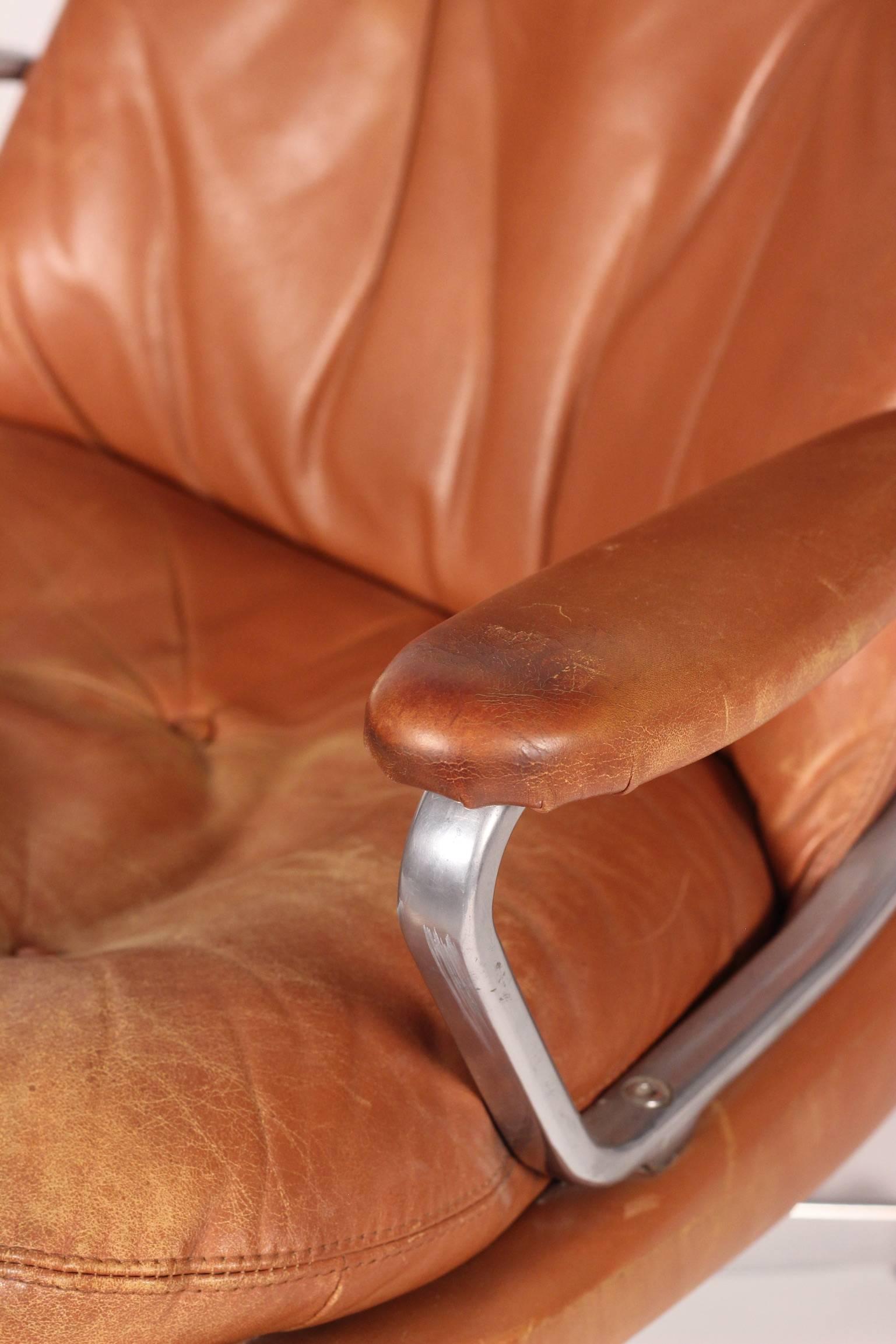 Leather Mid-Century Modern Swivel Lounge Chair Designed by André Vandenbeuck