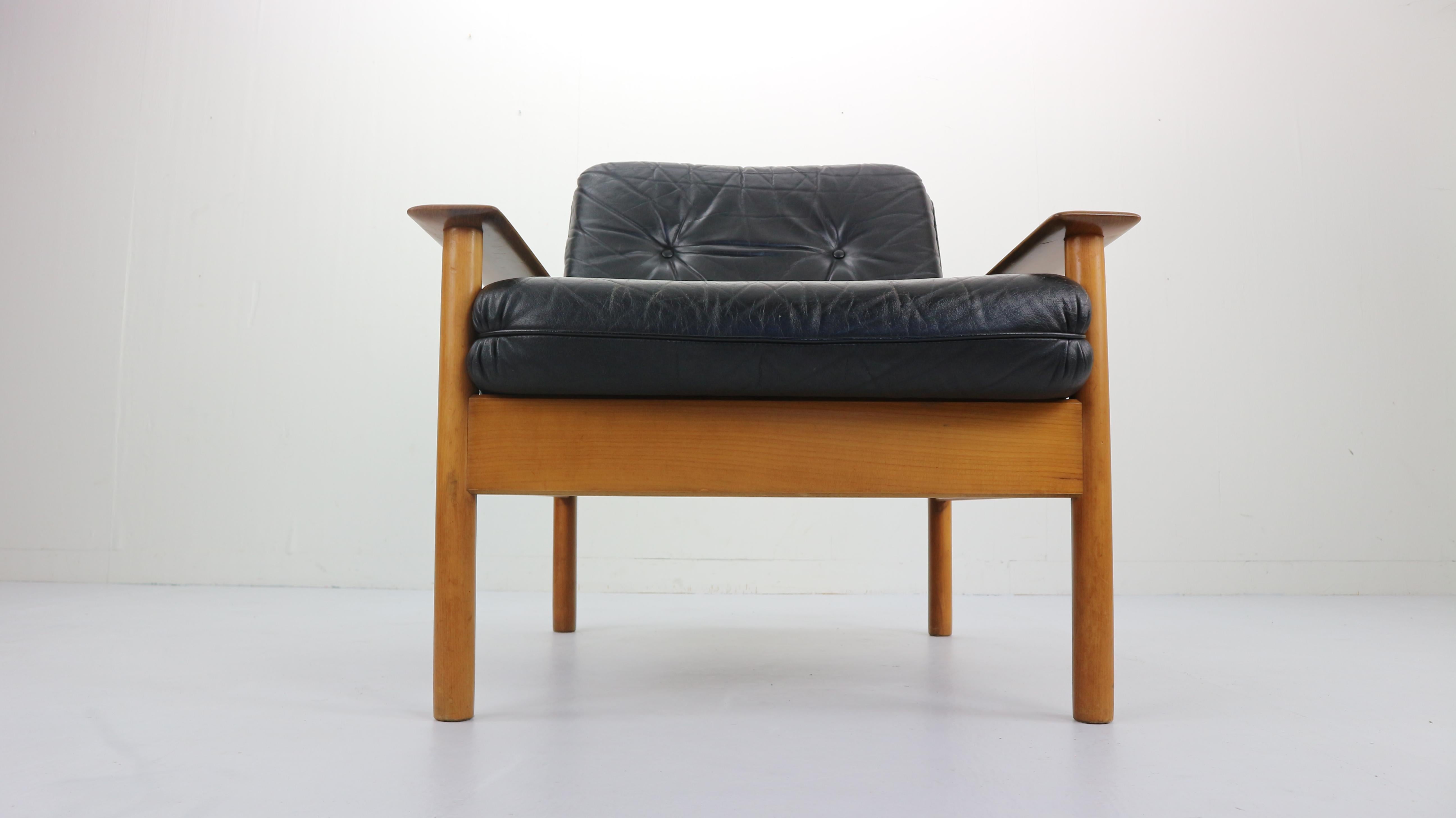 Mid-Century Modern Leather Lounge Chair, Scandinavian Design, 1960s 4