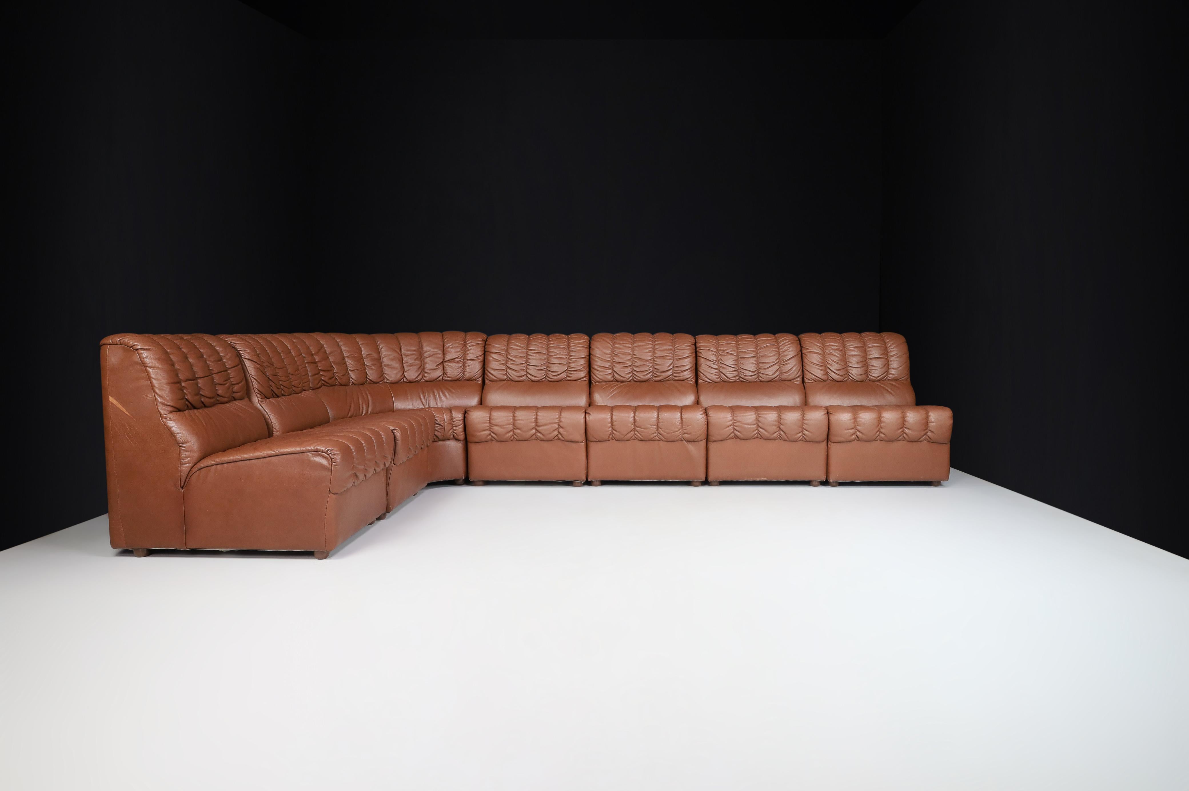 Mid-Century Modern Leather Lounge Sofa/Living Room Set/7, Switzerland, 1970s In Good Condition For Sale In Almelo, NL
