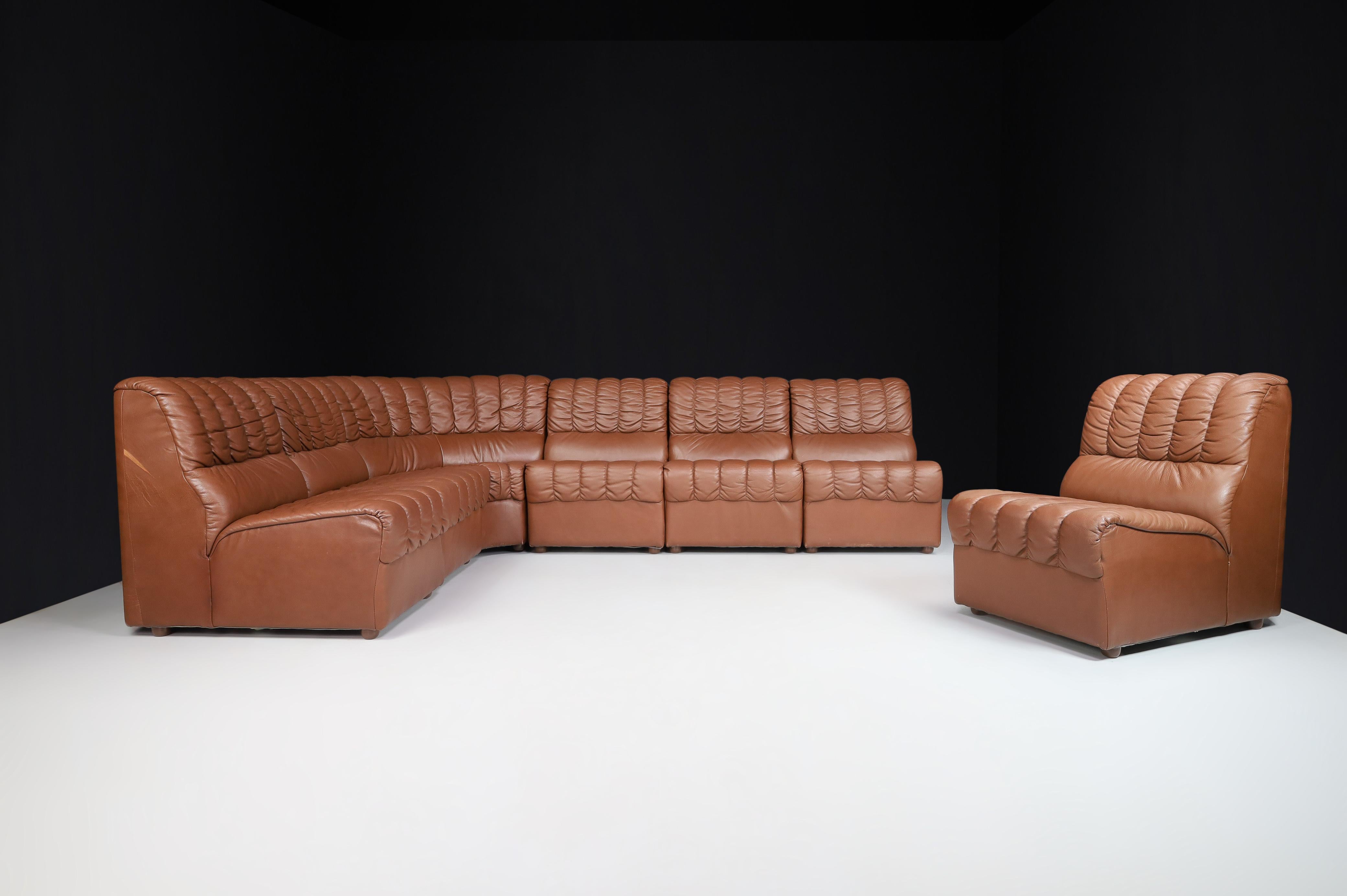 Mid-Century Modern Leather Lounge Sofa/Living Room Set/7, Switzerland, 1970s  For Sale 1