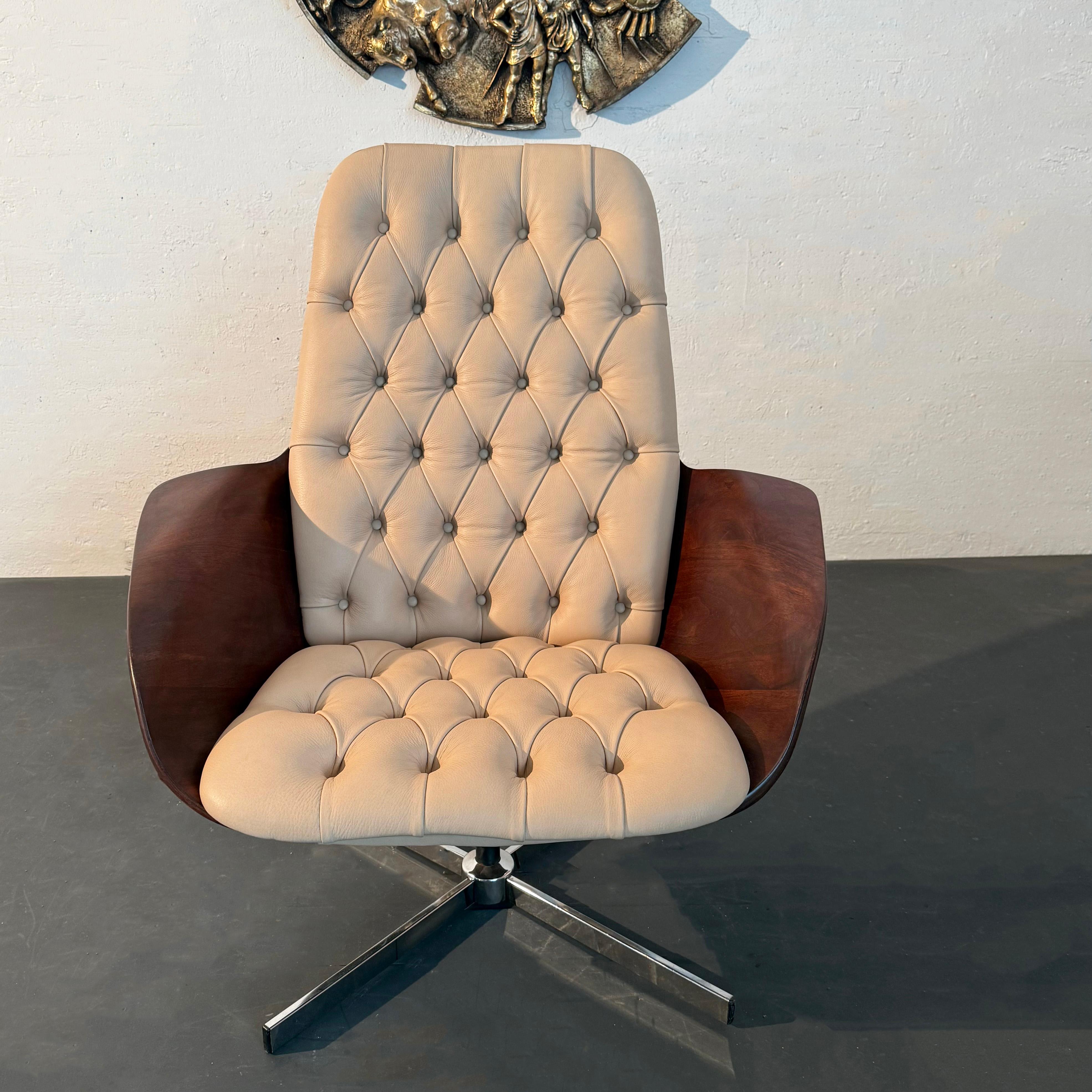 Moderner Ledersessel „Mr. Chair“ aus der Mitte des Jahrhunderts von George Mulhauser für Plycraft (Moderne der Mitte des Jahrhunderts) im Angebot