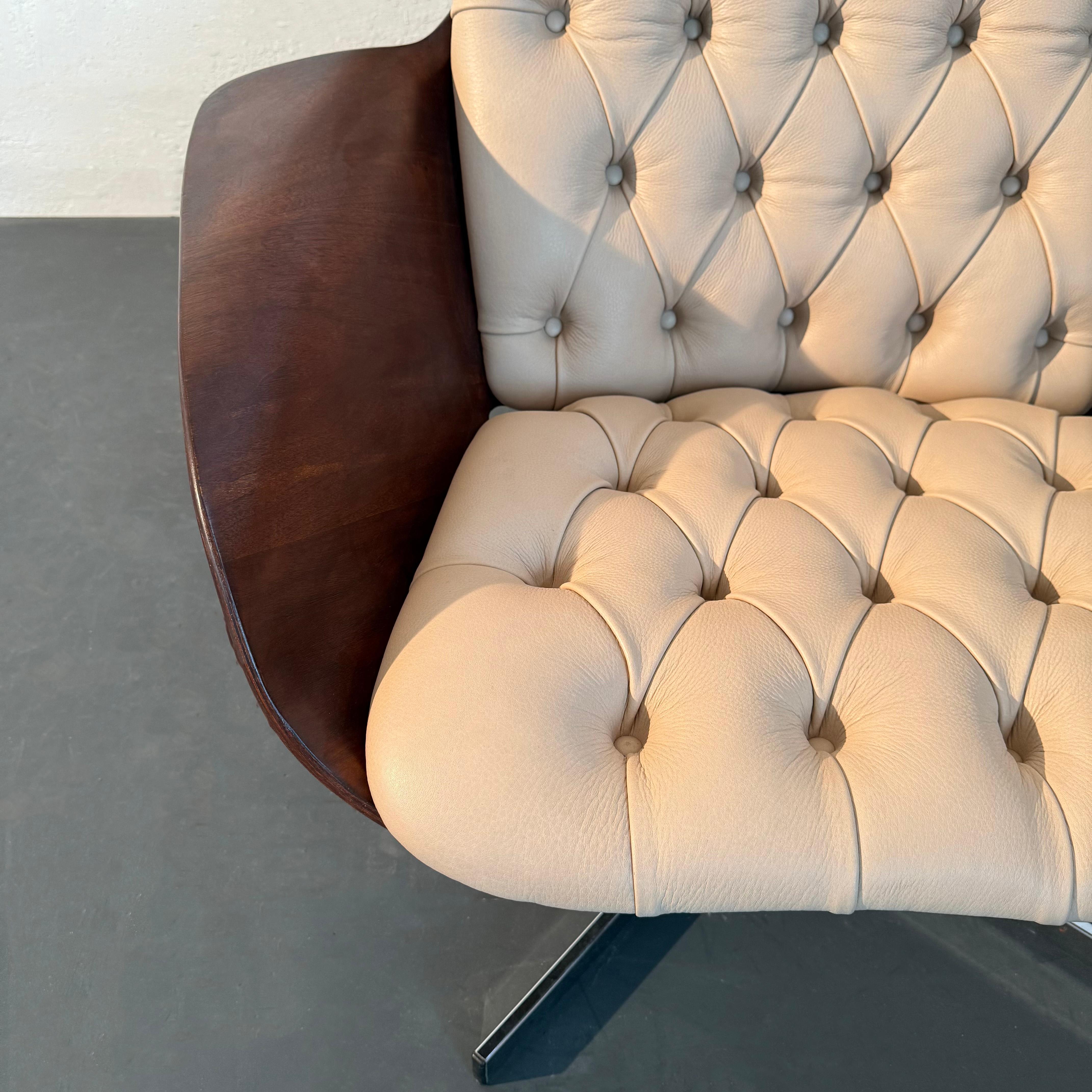 Moderner Ledersessel „Mr. Chair“ aus der Mitte des Jahrhunderts von George Mulhauser für Plycraft (amerikanisch) im Angebot