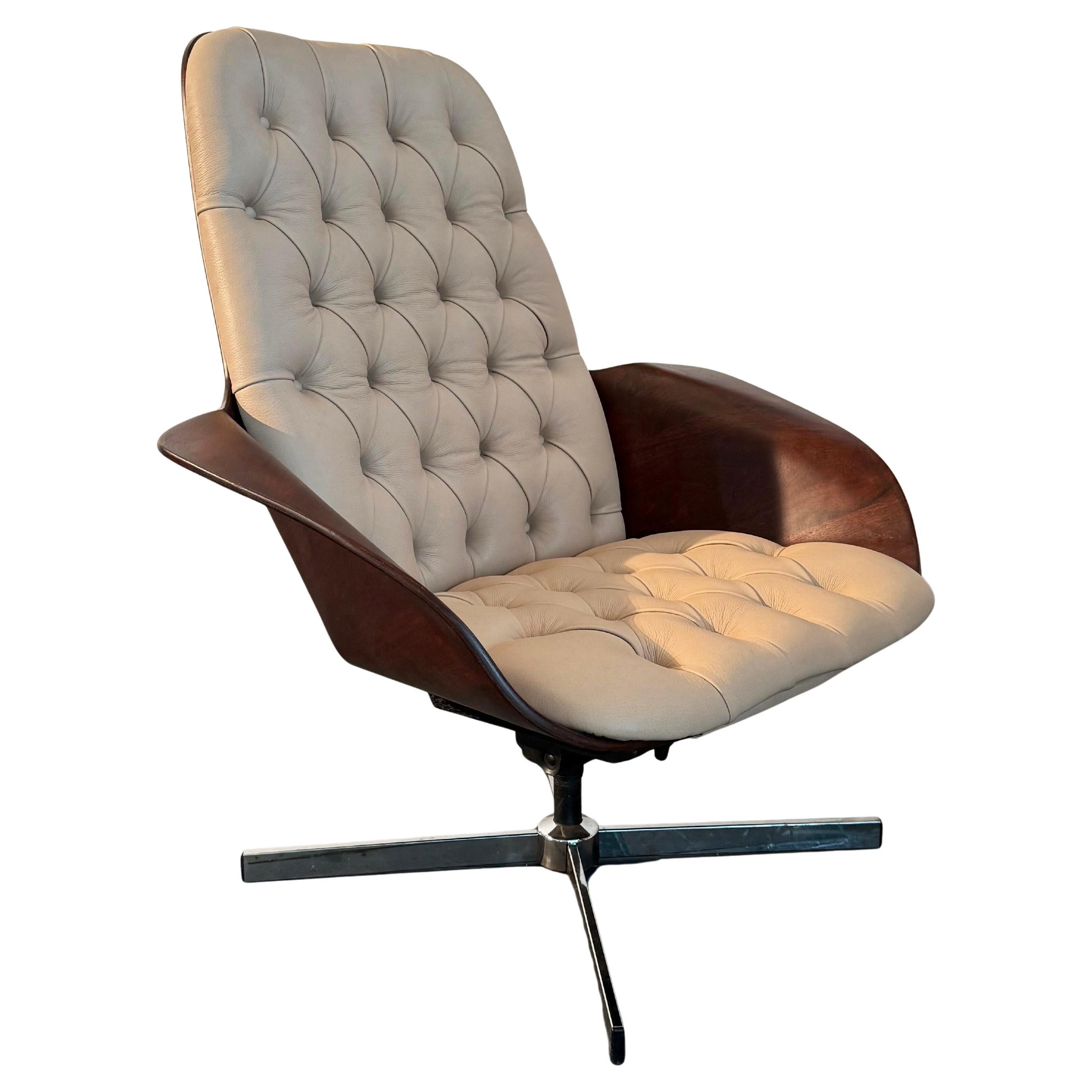 Mid-Century Modern Leather "Mr. Chair" By George Mulhauser For Plycraft
