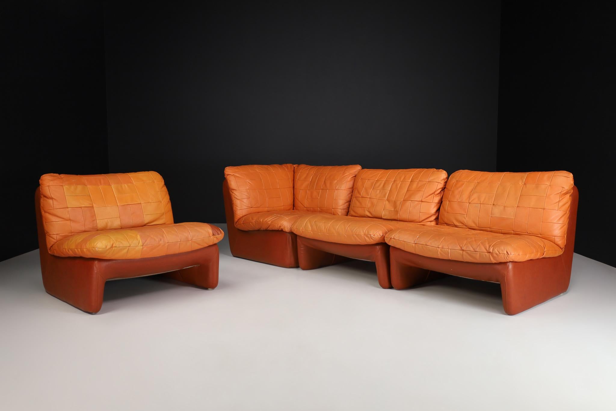 Mid-Century Modern leather Patchwork Lounge sofa/living room Set/4, Switzerland 1970s

Mid-century modern leather patchwork lounge Sofa/living room set manufactured and designed in Switzerland 1970s. It is in beautiful vintage condition, with a
