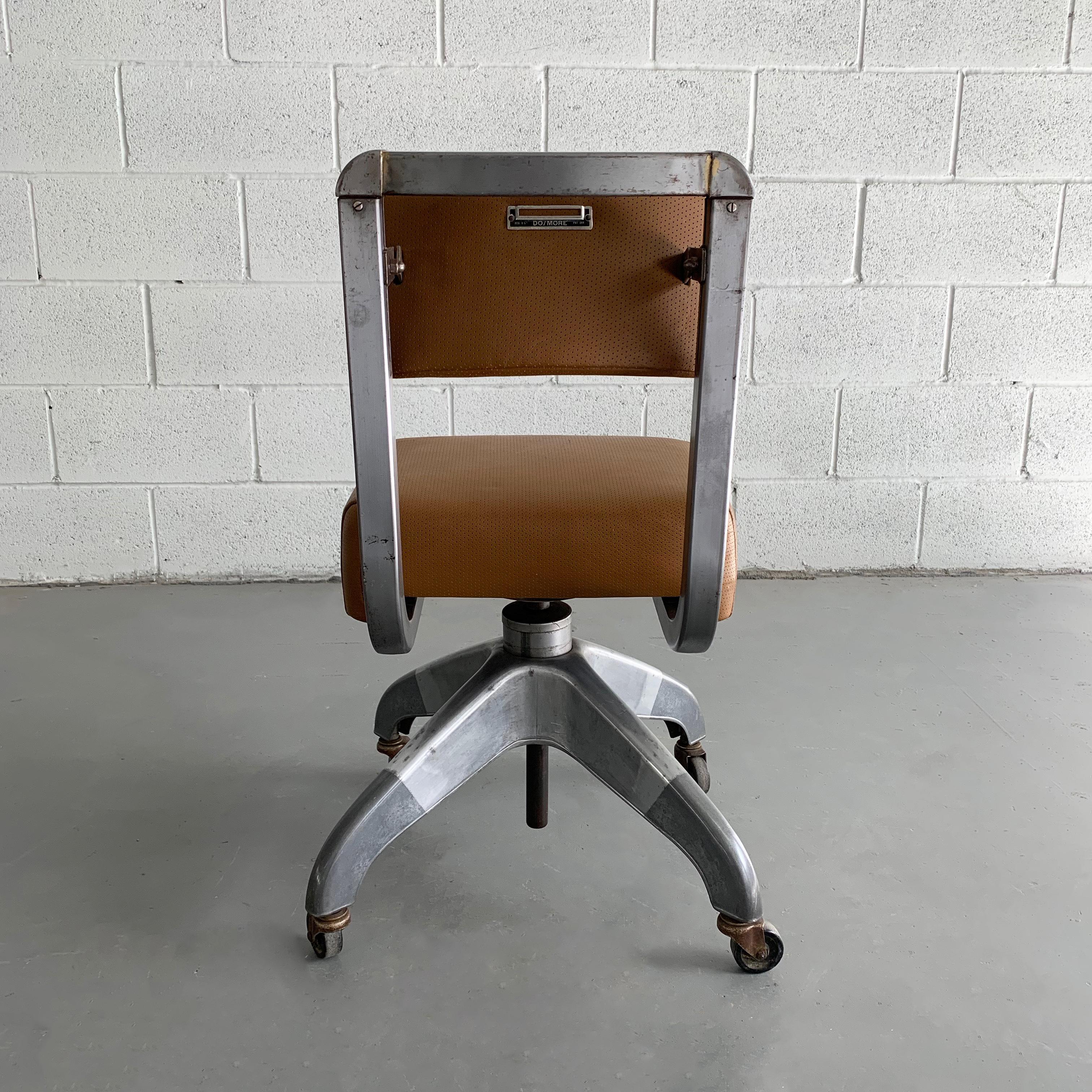 Mid-Century Modern Leather Rolling Office Desk Chair by DoMore In Good Condition In Brooklyn, NY