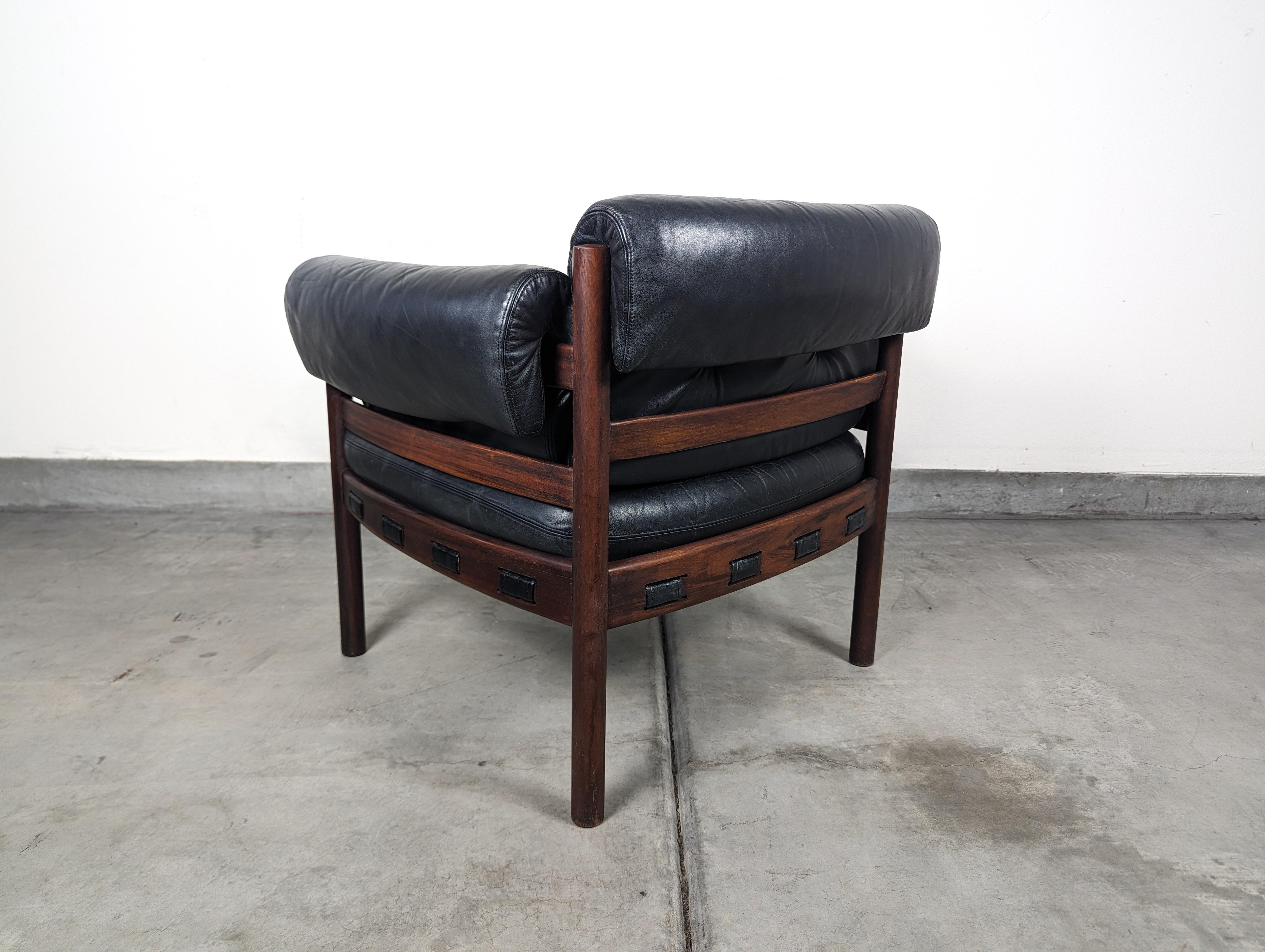 Mid Century Modern Leather & Rosewood Lounge Chair by Arne Norell, c1960s In Good Condition For Sale In Chino Hills, CA