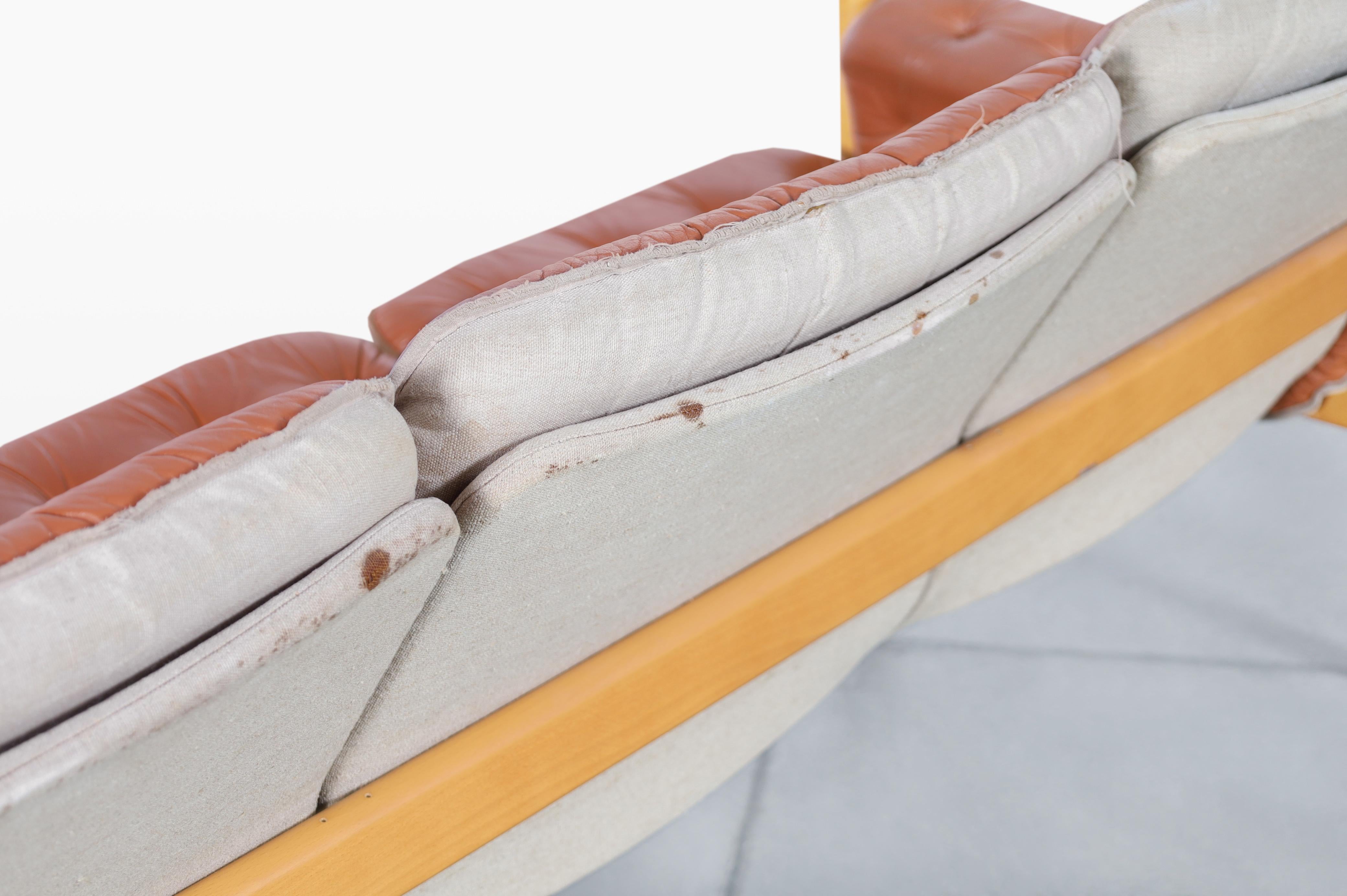 Mid-Century Modern Leather 'Safari' Sofa by Kjell Nordin For Sale 5