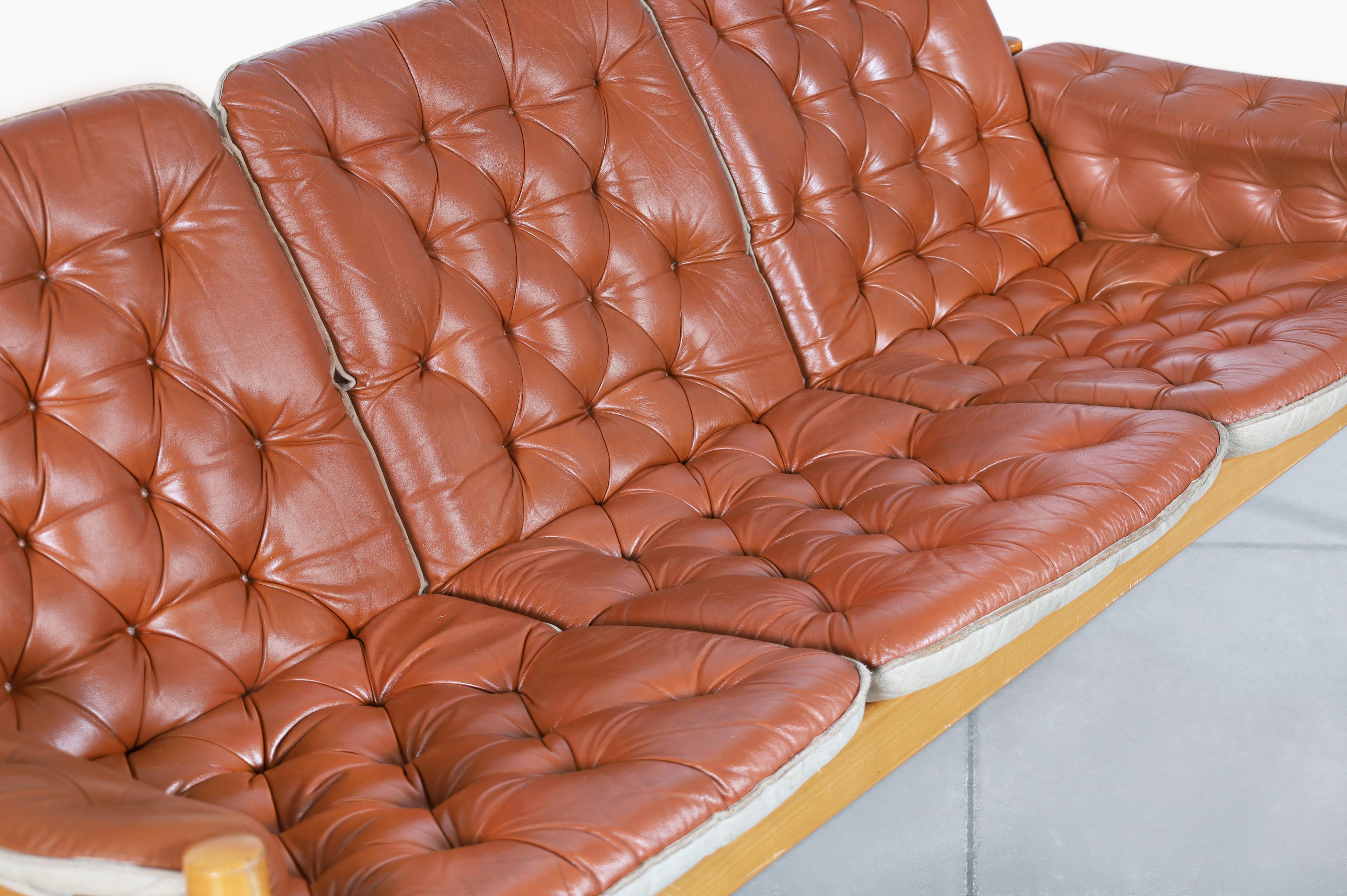 Mid-Century Modern Leather 'Safari' Sofa by Kjell Nordin For Sale 1