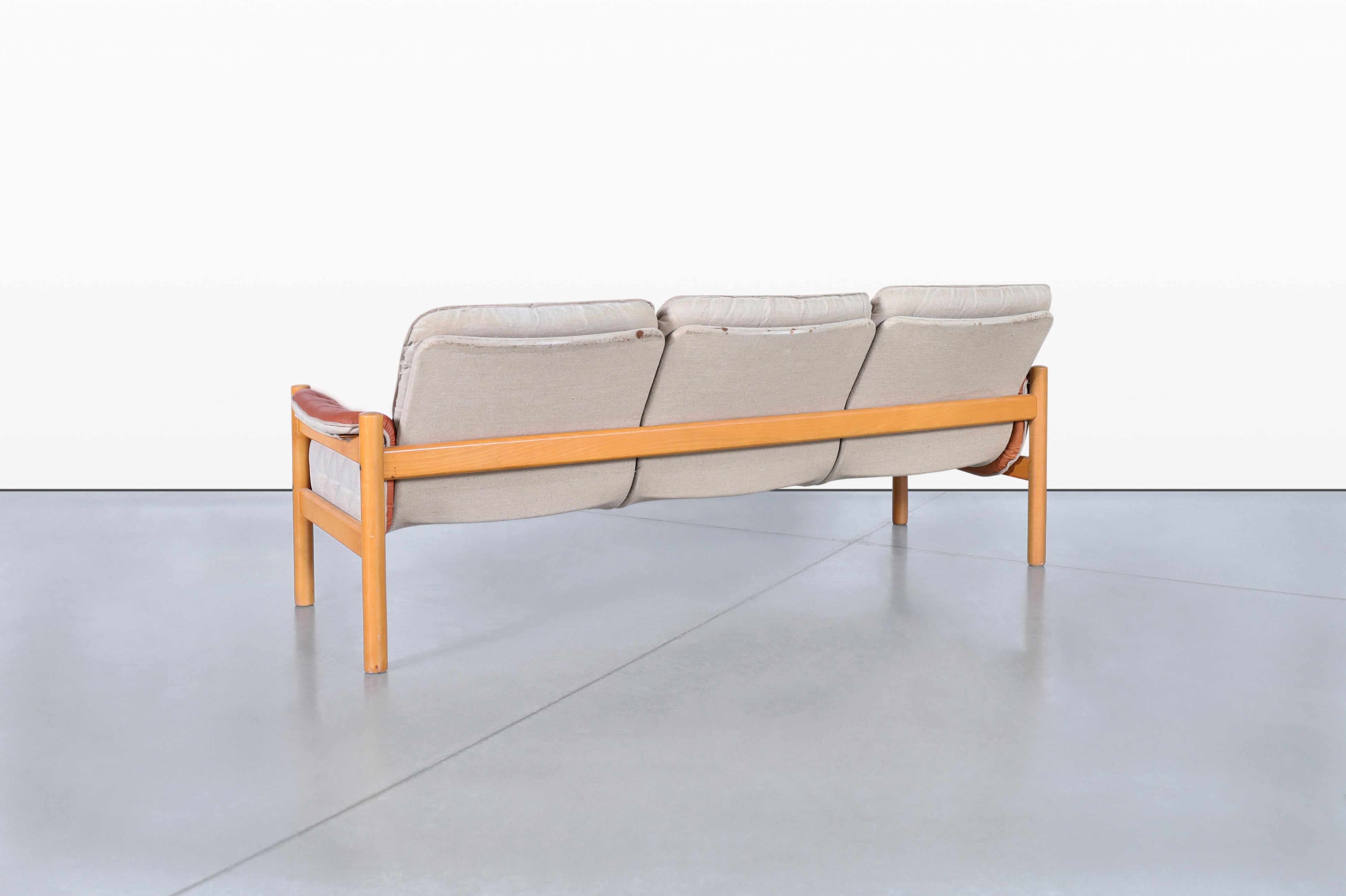 Mid-Century Modern Leather 'Safari' Sofa by Kjell Nordin For Sale 3