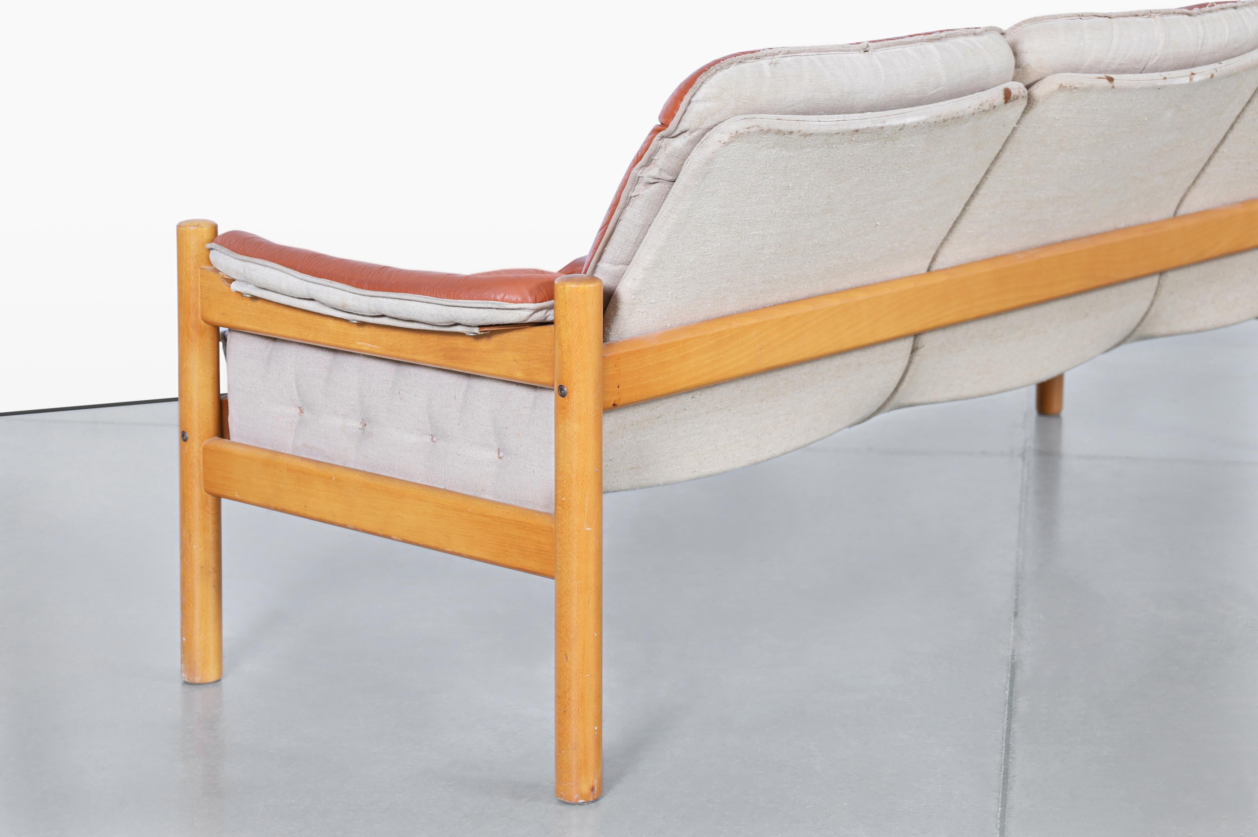 Mid-Century Modern Leather 'Safari' Sofa by Kjell Nordin For Sale 4