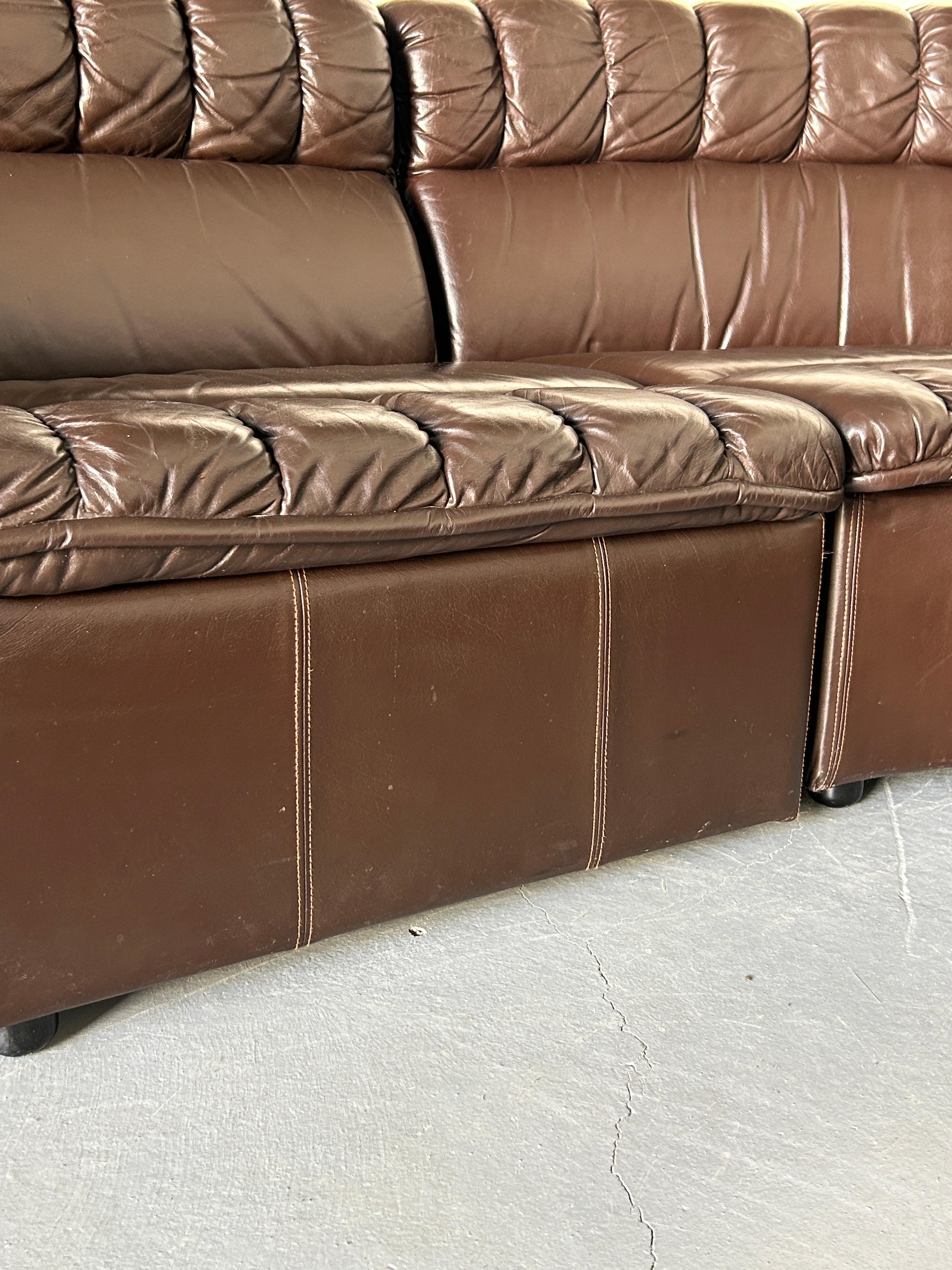 Mid-Century-Modern Leather Snake Sofa in style of De Sede DS-600 Non-Stop, 1970s For Sale 13