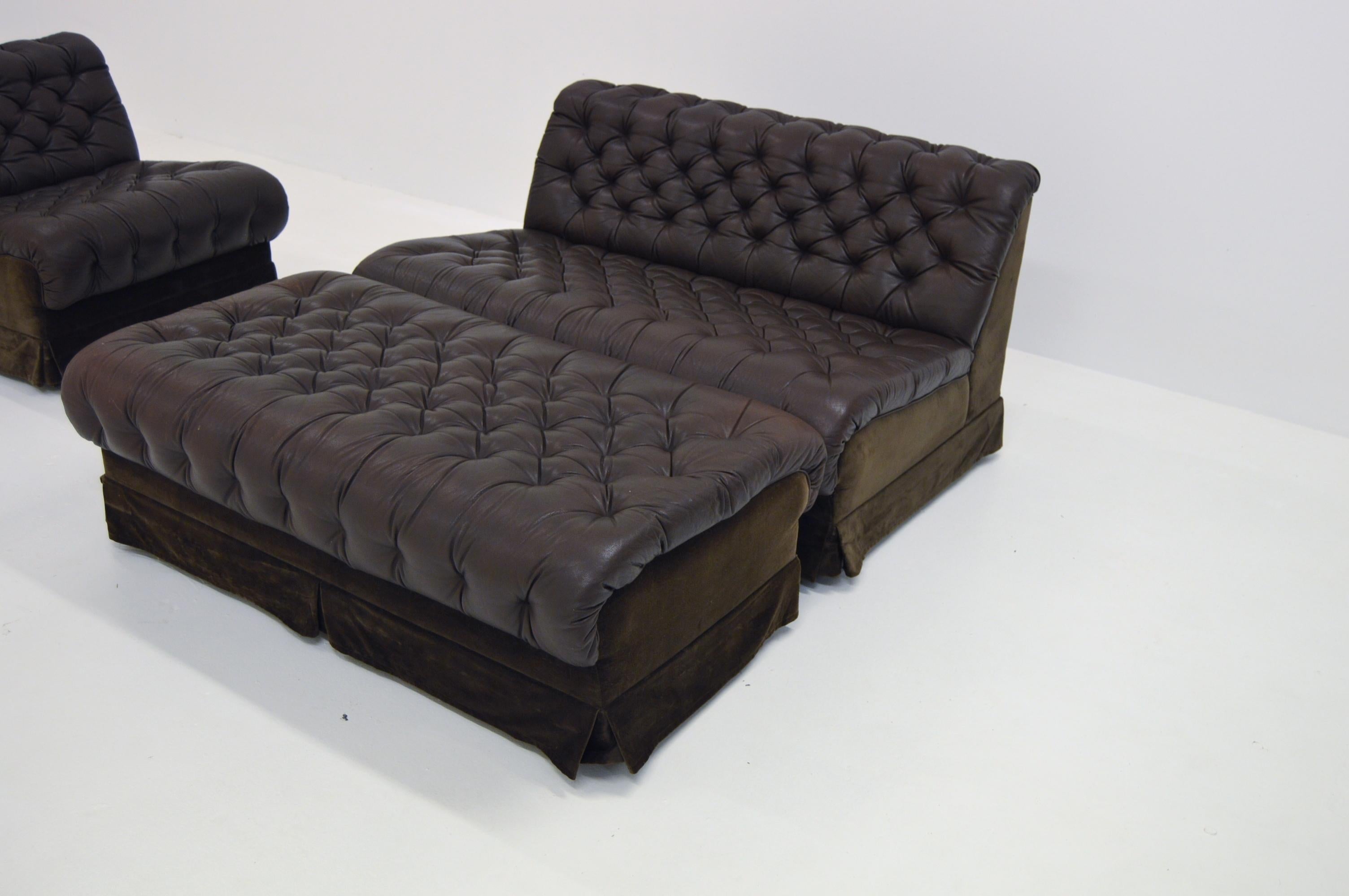 Scandinavian Modern Mid-Century Modern Leather sofa For Sale