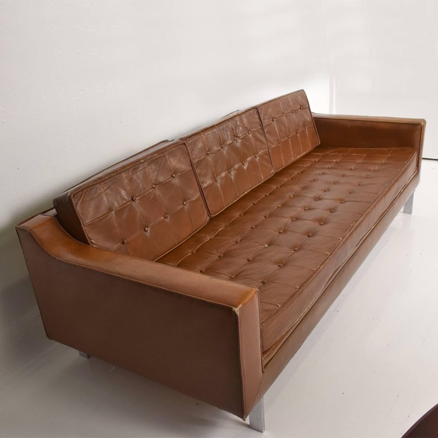 Mid-Century Modern Leather Sofa in the Style of Knoll 2