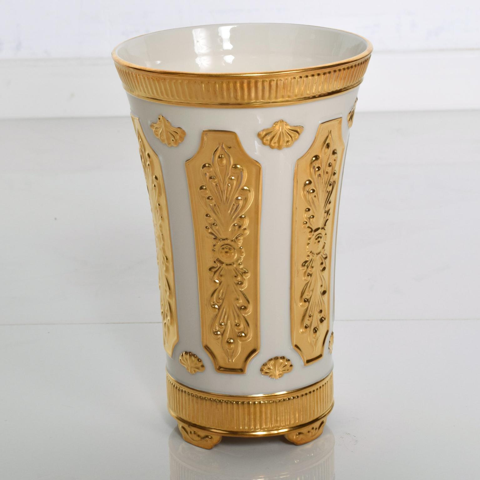 For Your Consideration A Rare Vintage LENOX Fine China 24k Gold Trimmed Vase from the 1960s Very Good Original Vintage Condition Elegant, Striking, Mid Century Modern  Made in Porcelain with Gold Trim. Dimensions are: 8 7/8