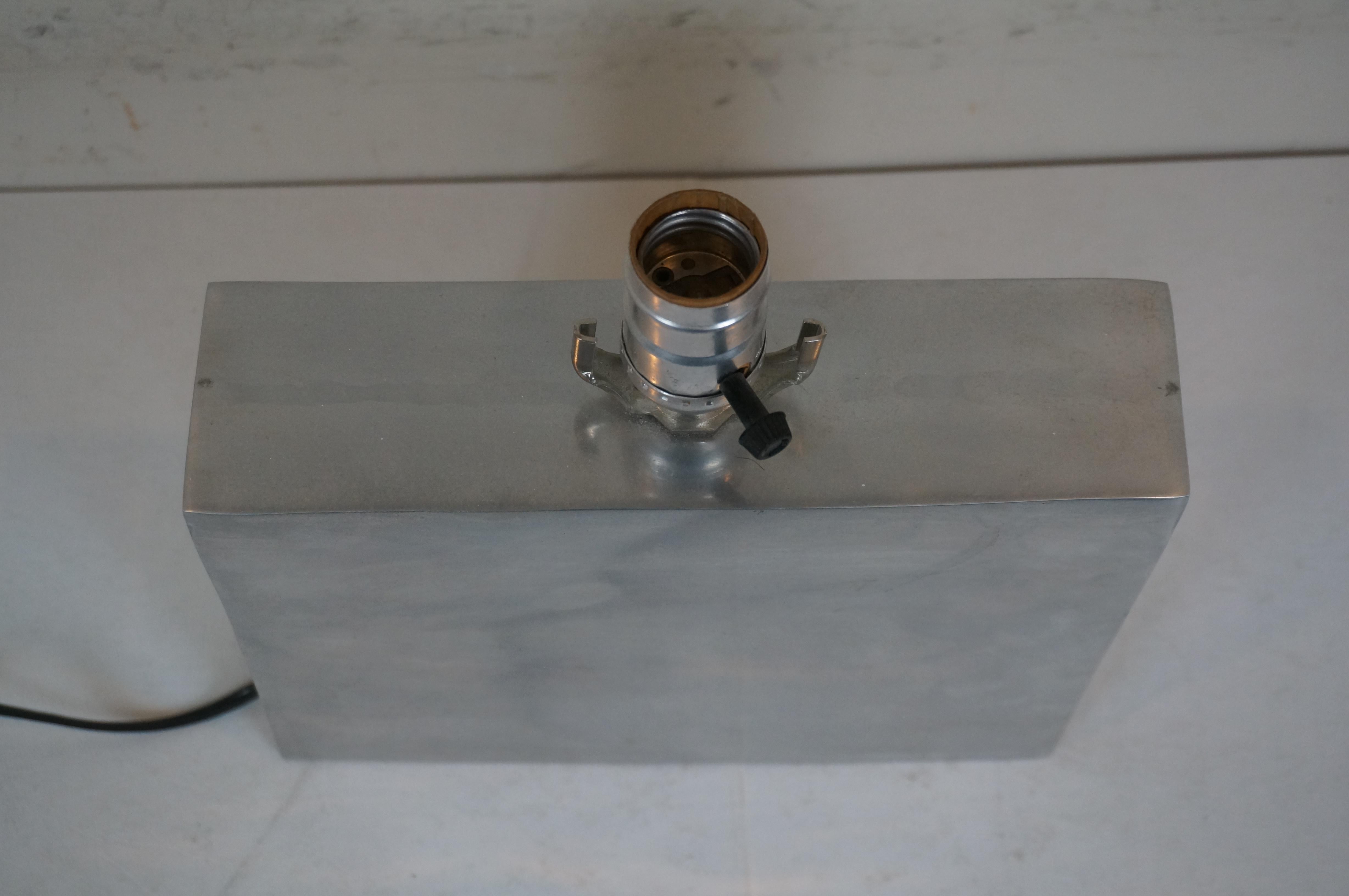 Mid Century Modern Leonard R Foss Aluminum Chrome Rectangular Lamp MCM In Good Condition In Dayton, OH