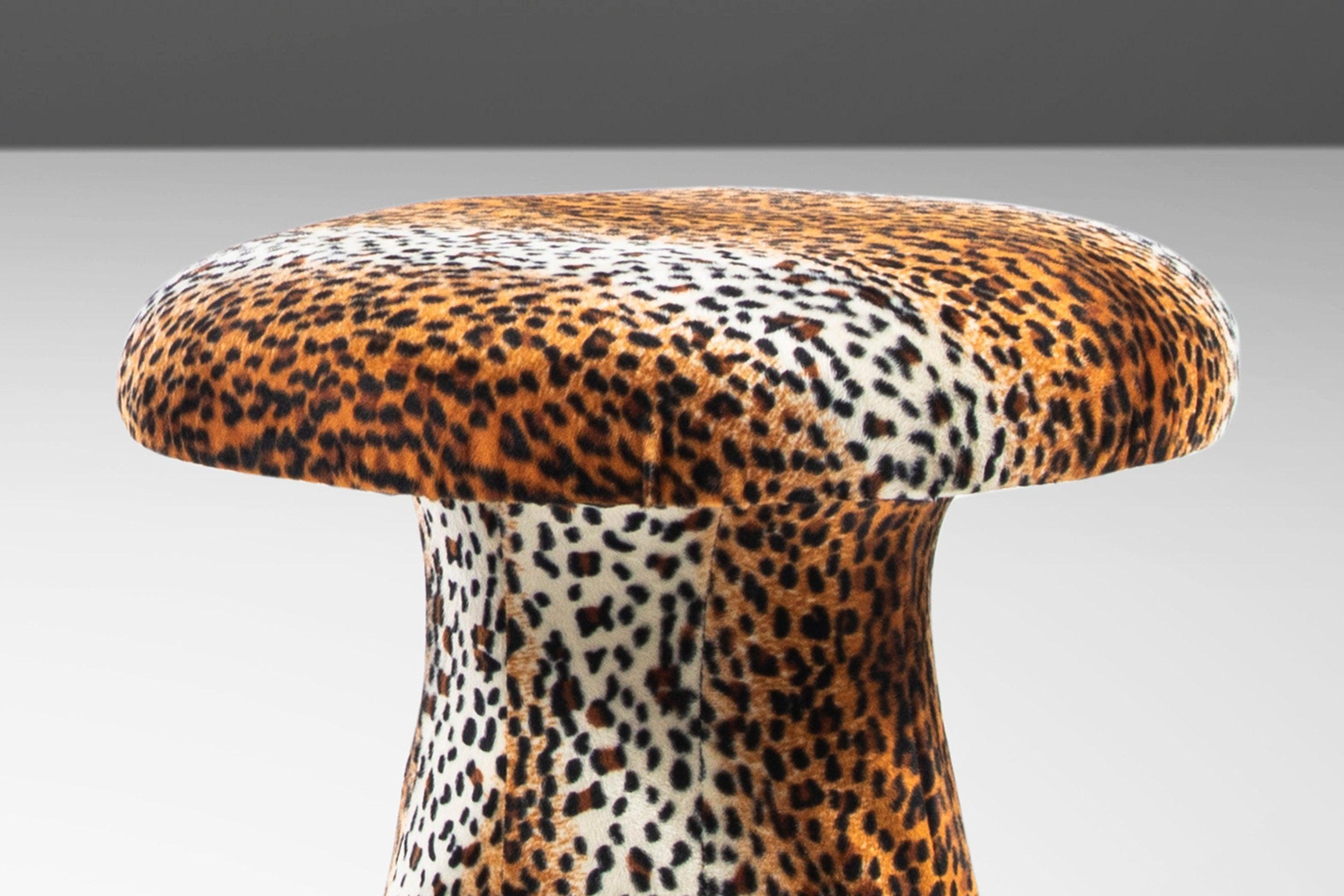 Mid Century Leopard Print Tulip Chair and Ottoman Set After Pierre Paulin, 1960s For Sale 2